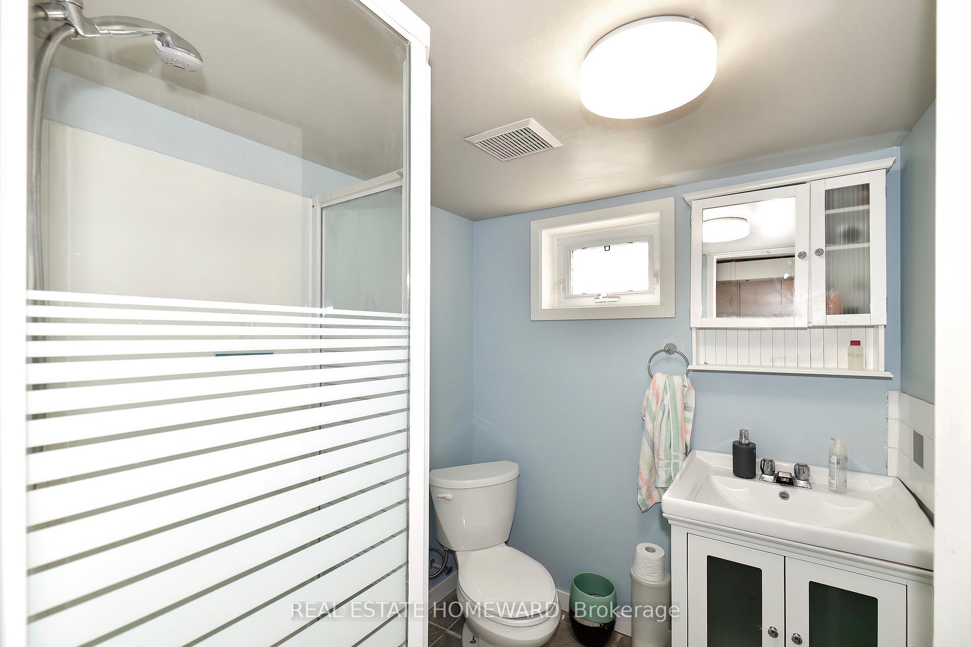 Photo 12 of 295 Chisholm Avenue, Toronto, Woodbine-Lumsden — HOMEH