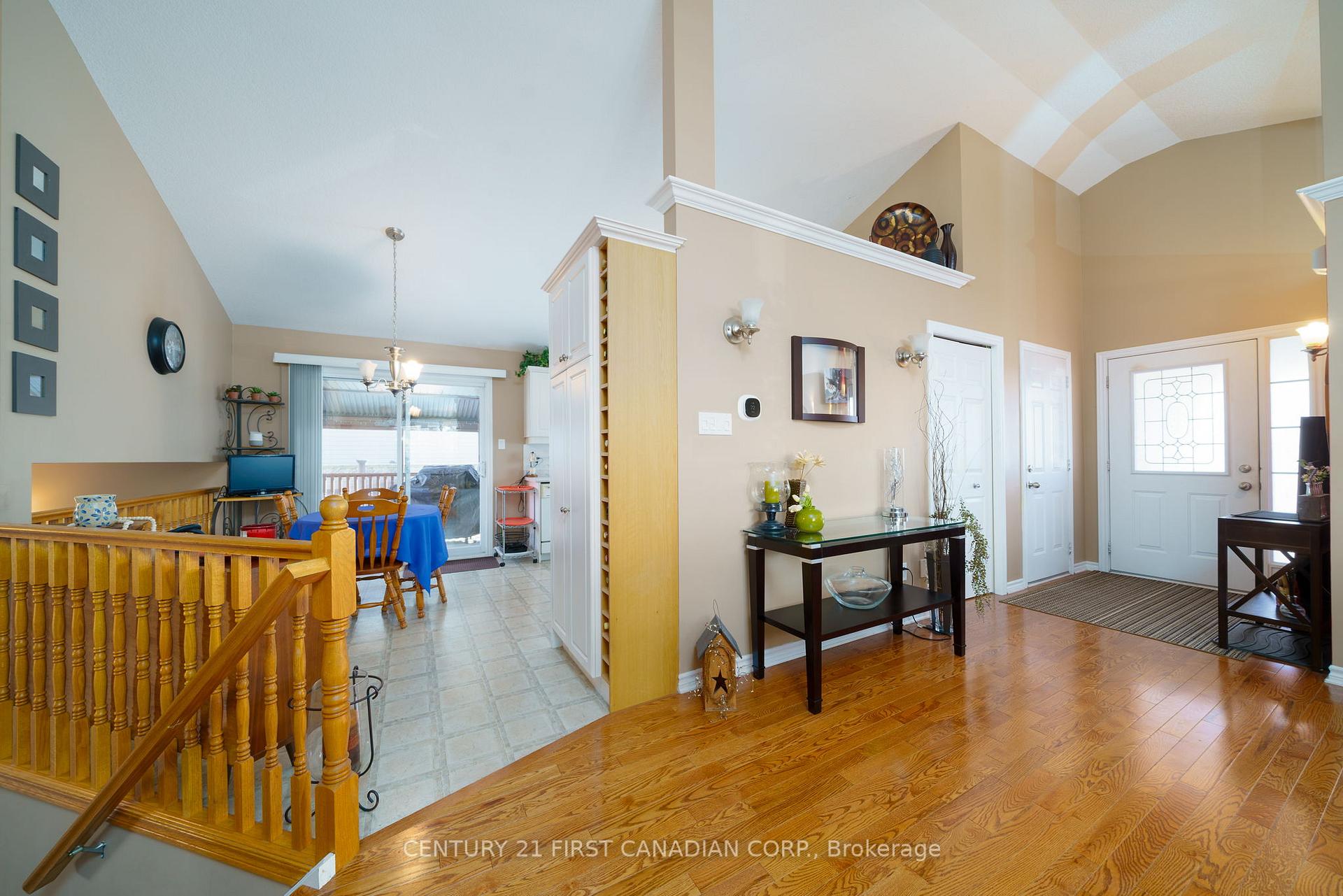 Photo 9 of 208 Forest Grove Crescent, Thames Centre, Dorchester — HOMEH