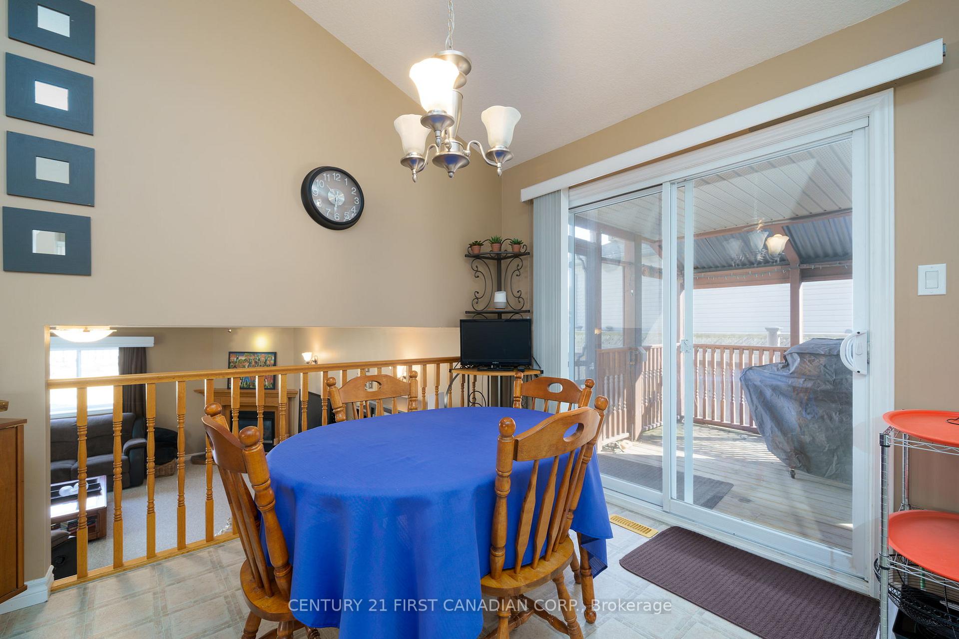 Photo 11 of 208 Forest Grove Crescent, Thames Centre, Dorchester — HOMEH
