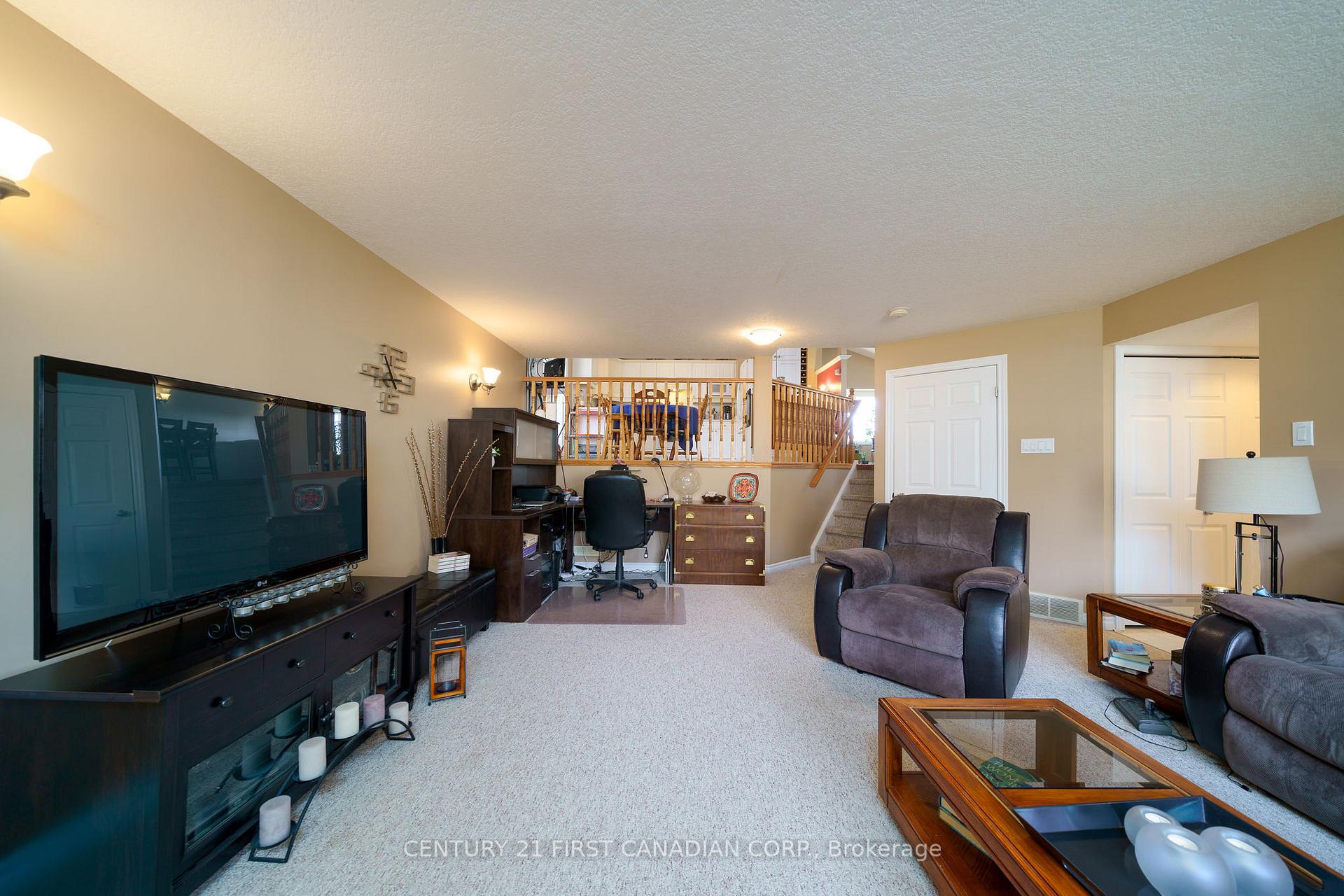 Photo 20 of 208 Forest Grove Crescent, Thames Centre, Dorchester — HOMEH