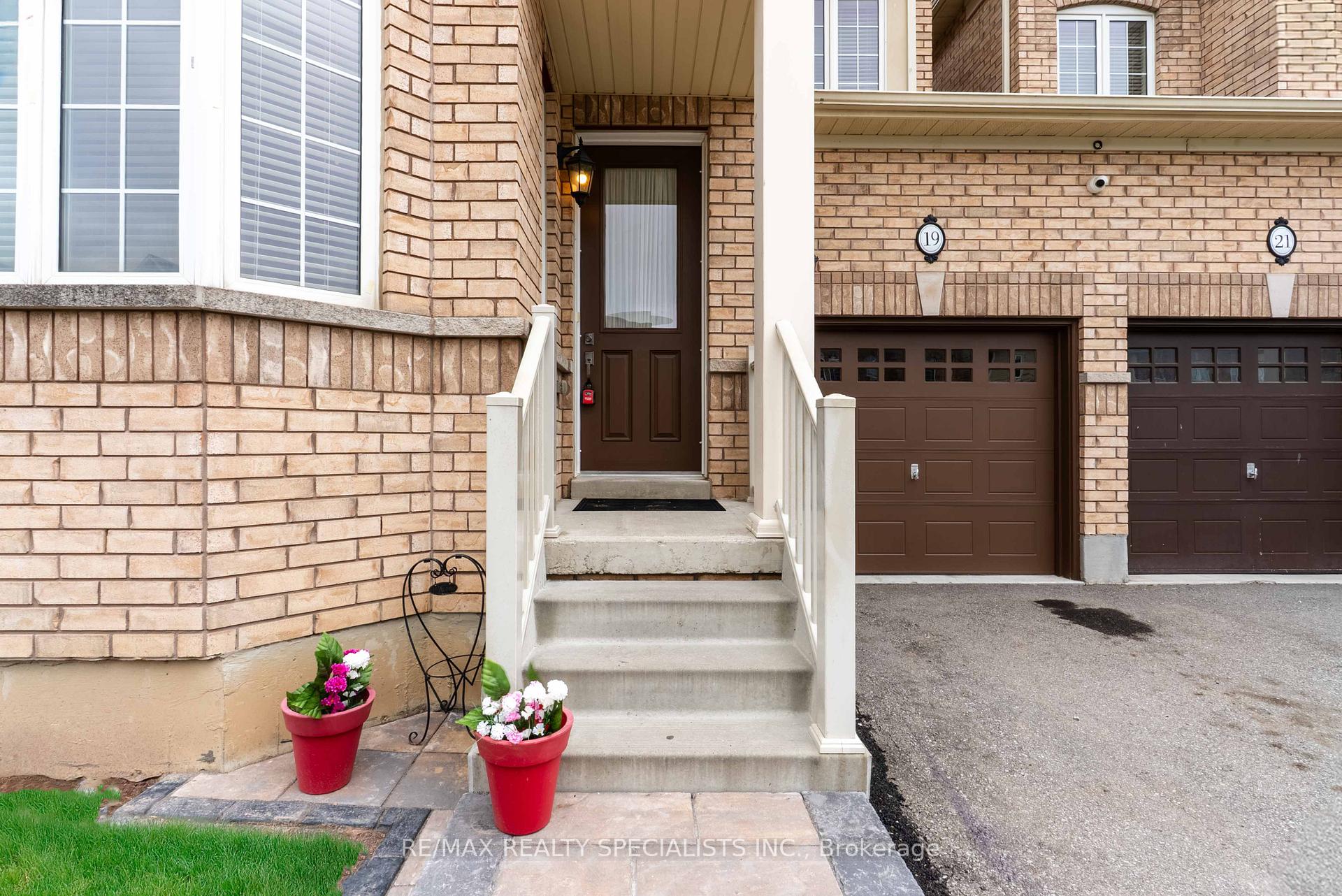 Photo 2 of 19 White Ash Road, Thorold, Confederation Heights — HOMEH