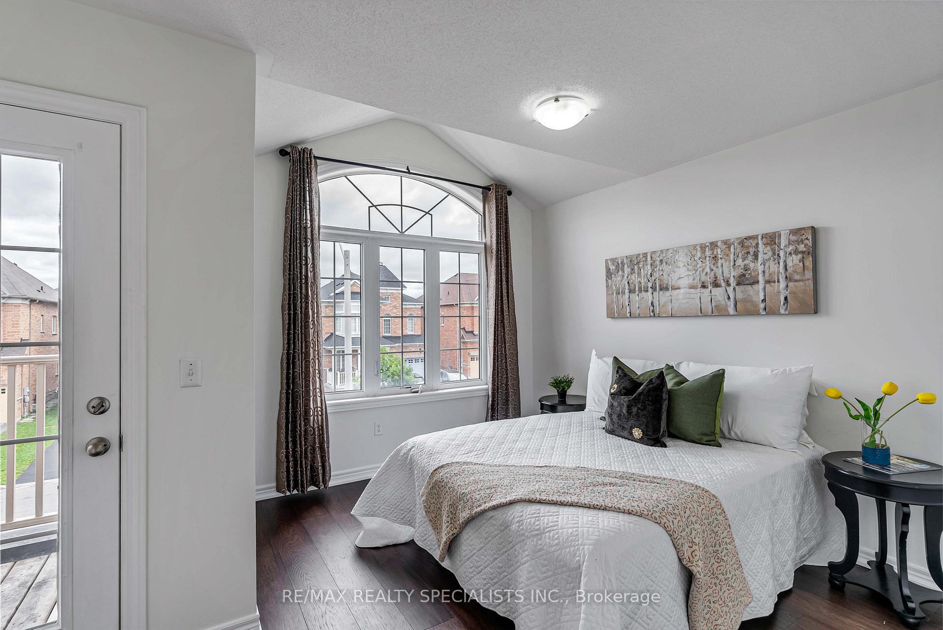 Photo 21 of 19 White Ash Road, Thorold, Confederation Heights — HOMEH