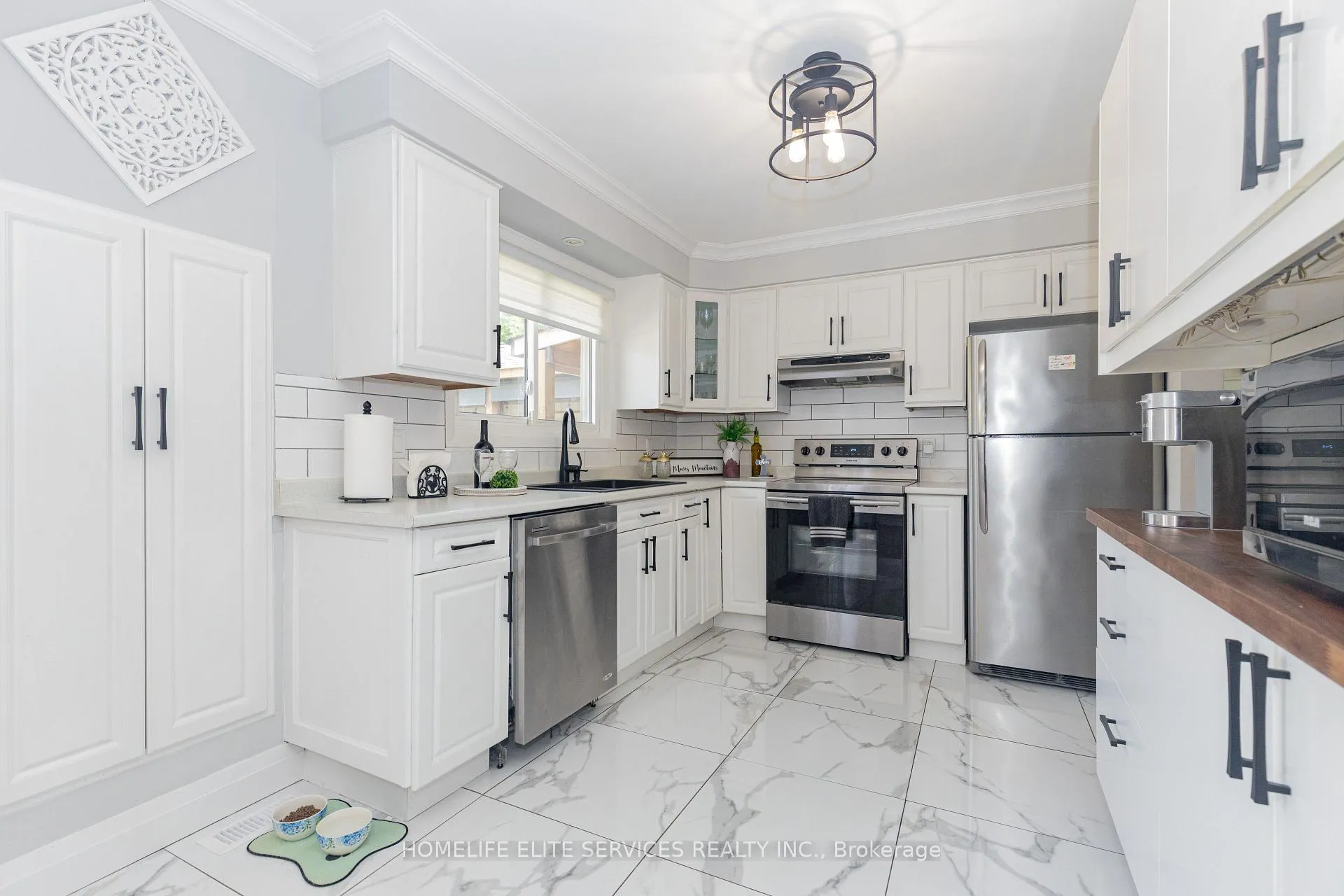 Photo 5 of 323 Central Pk Boulevard N, Oshawa, O'Neill — HOMEH