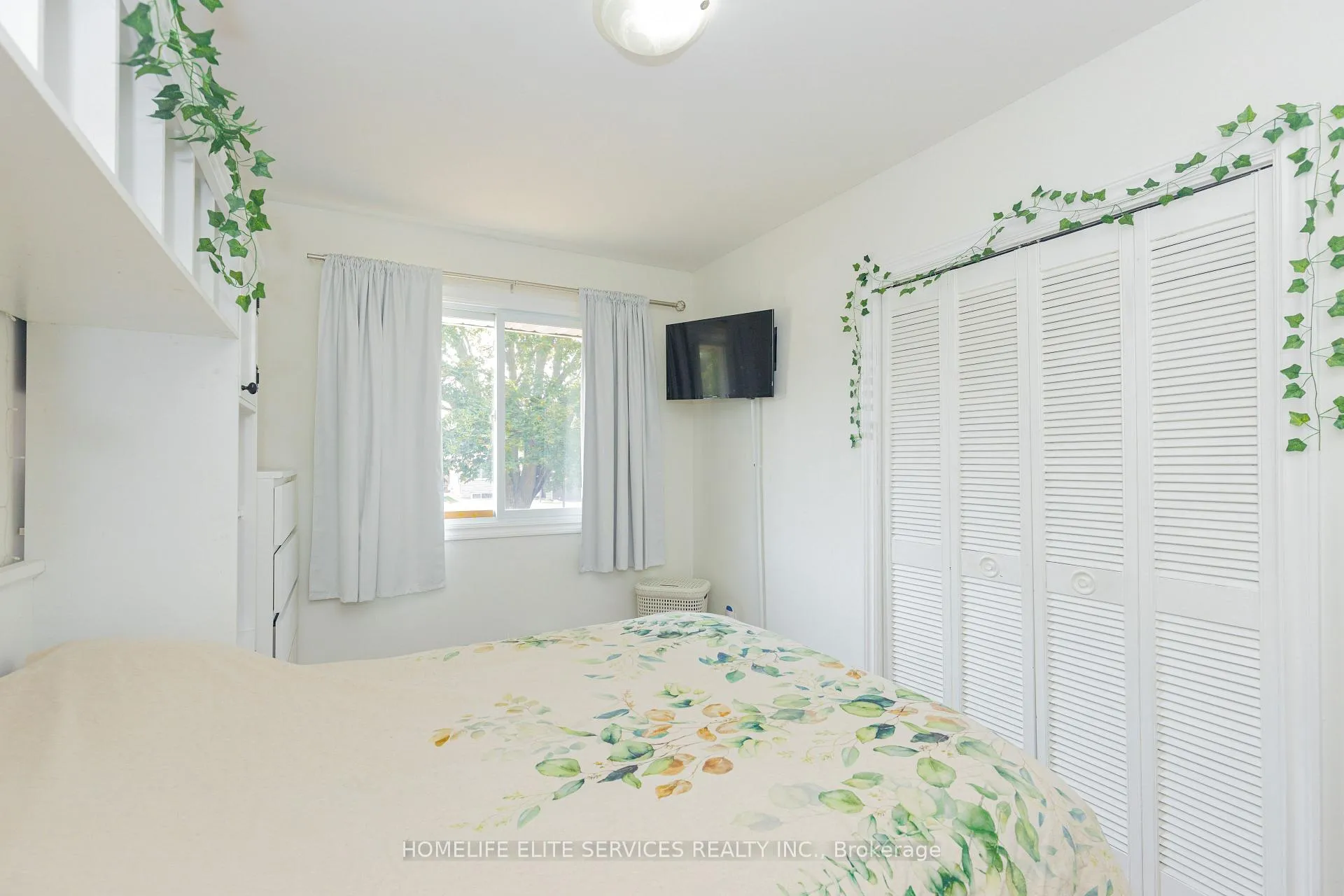Photo 17 of 323 Central Pk Boulevard N, Oshawa, O'Neill — HOMEH