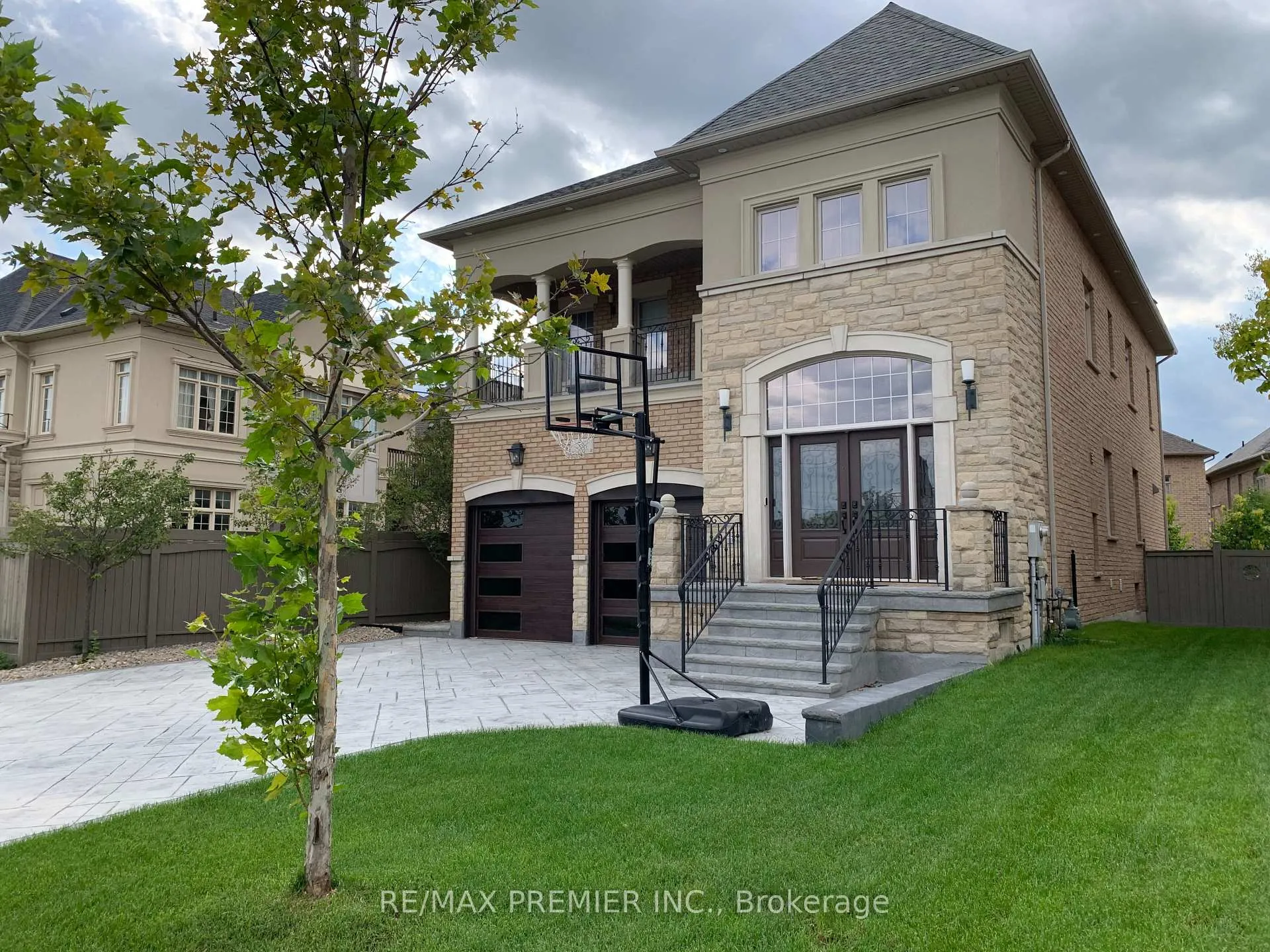 Photo 1 of 76 Orleans Circle, Vaughan, Vellore Village — HOMEH