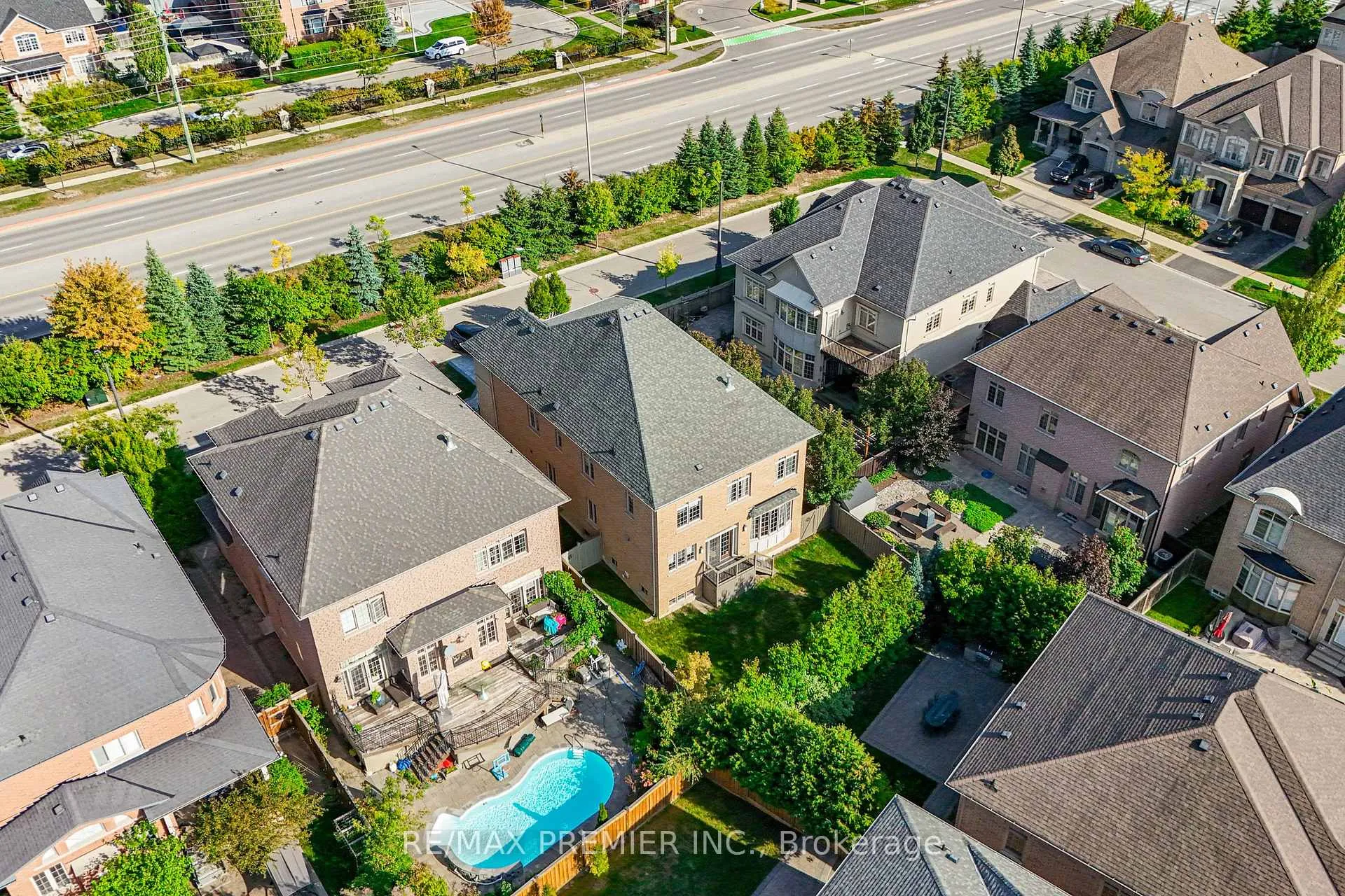 Photo 6 of 76 Orleans Circle, Vaughan, Vellore Village — HOMEH