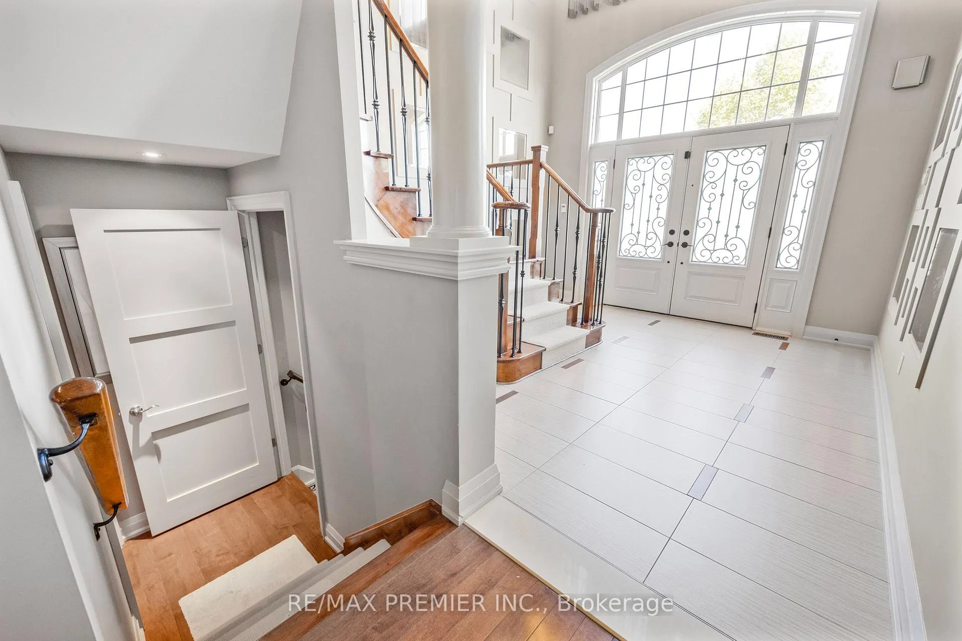 Photo 10 of 76 Orleans Circle, Vaughan, Vellore Village — HOMEH