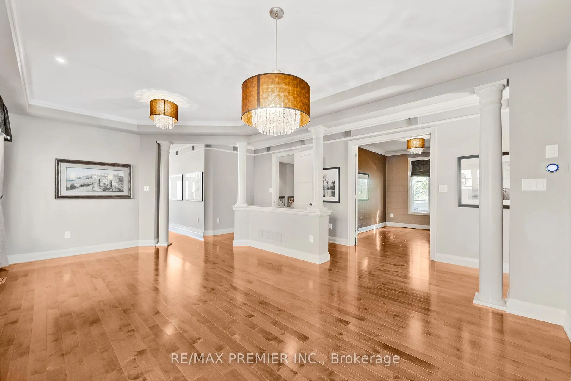 Photo 12 of 76 Orleans Circle, Vaughan, Vellore Village — HOMEH