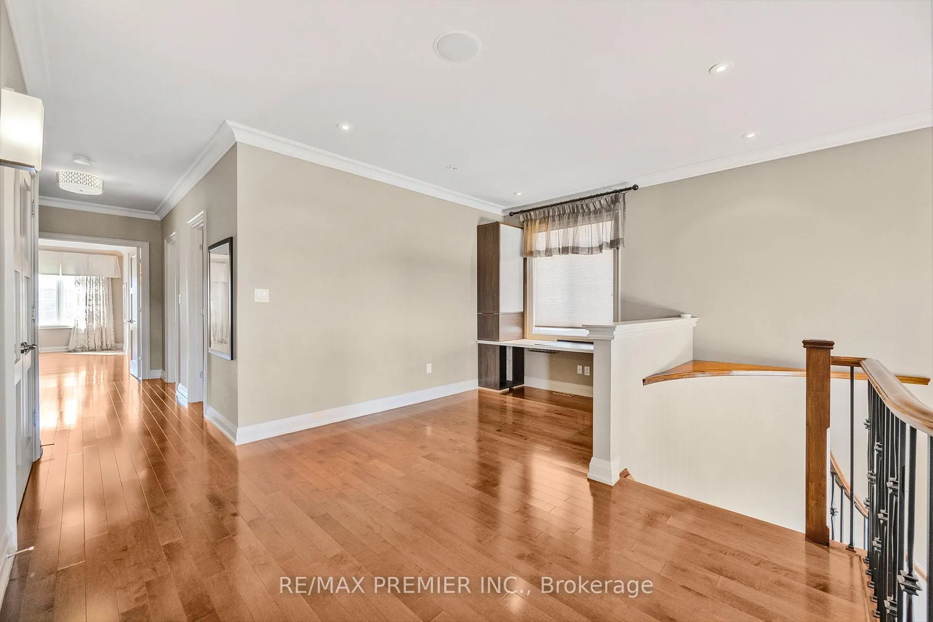 Photo 22 of 76 Orleans Circle, Vaughan, Vellore Village — HOMEH