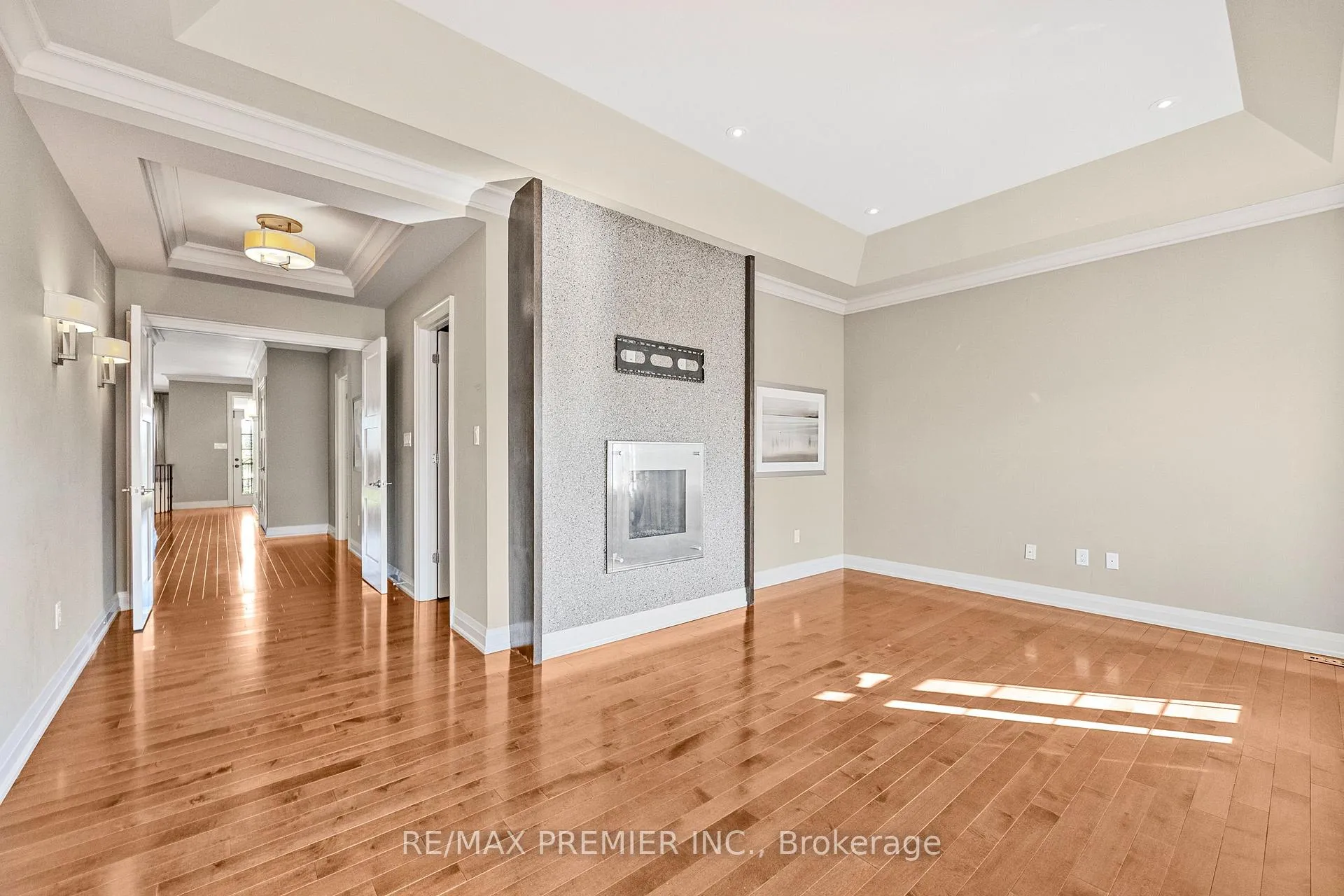 Photo 24 of 76 Orleans Circle, Vaughan, Vellore Village — HOMEH