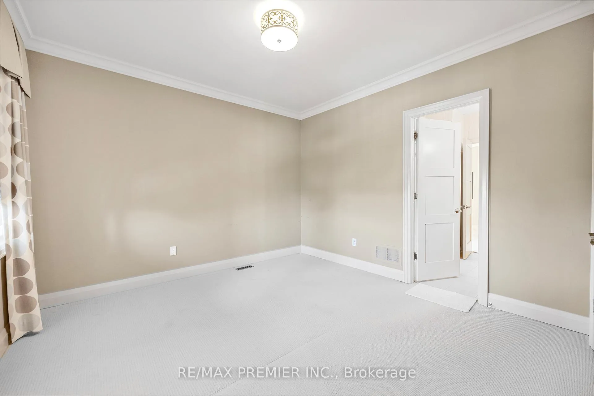 Photo 27 of 76 Orleans Circle, Vaughan, Vellore Village — HOMEH