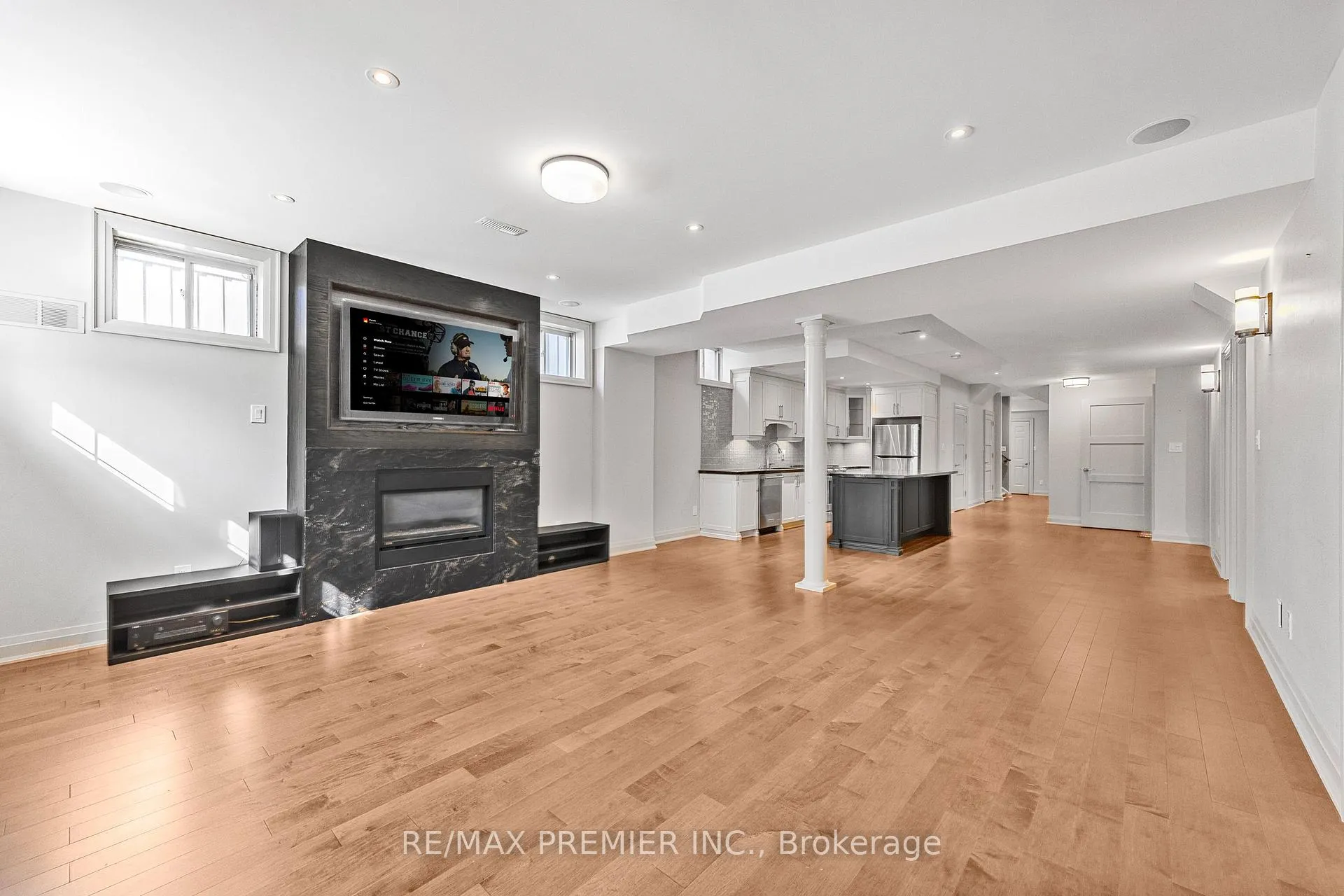 Photo 34 of 76 Orleans Circle, Vaughan, Vellore Village — HOMEH