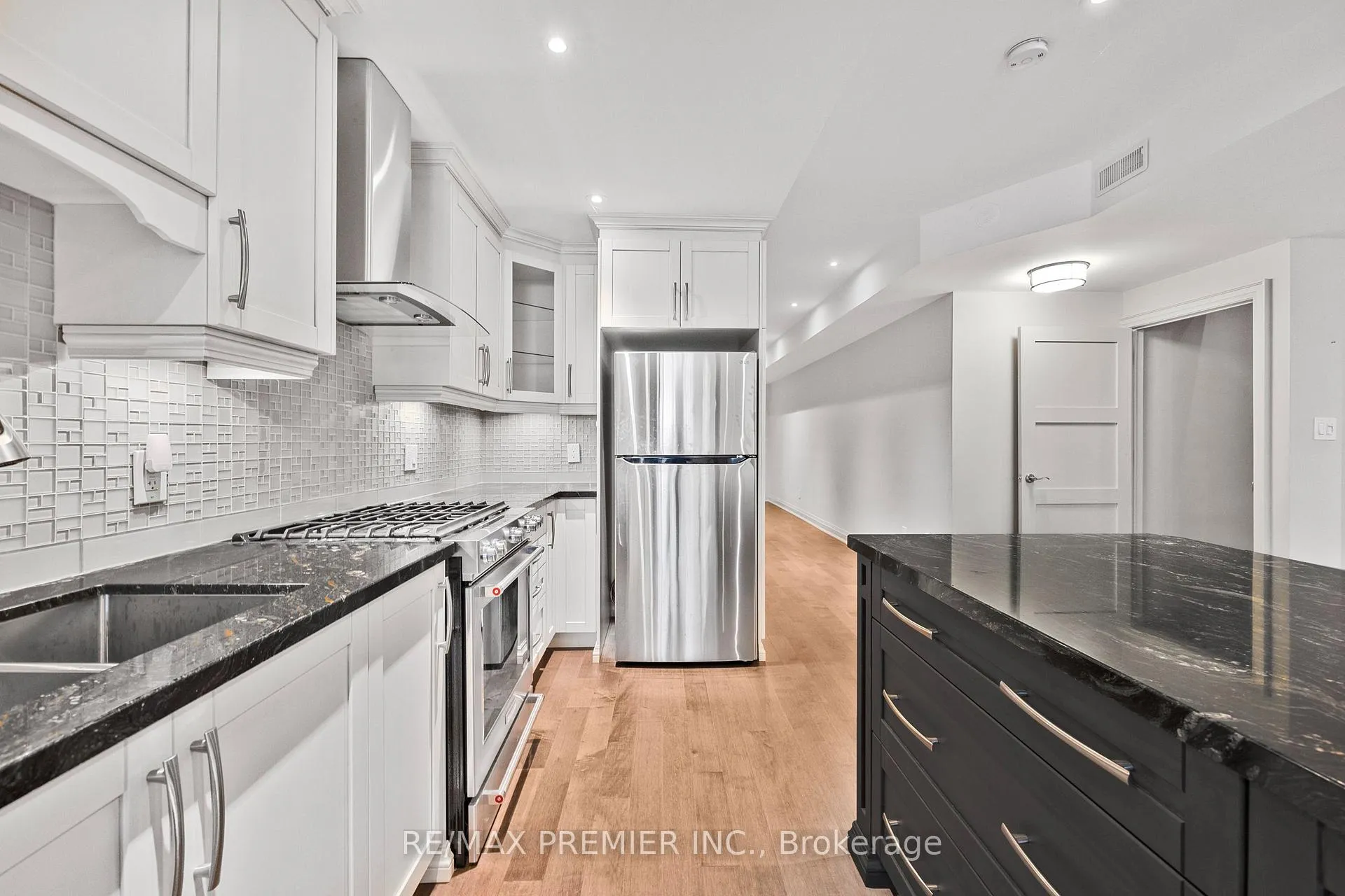 Photo 38 of 76 Orleans Circle, Vaughan, Vellore Village — HOMEH