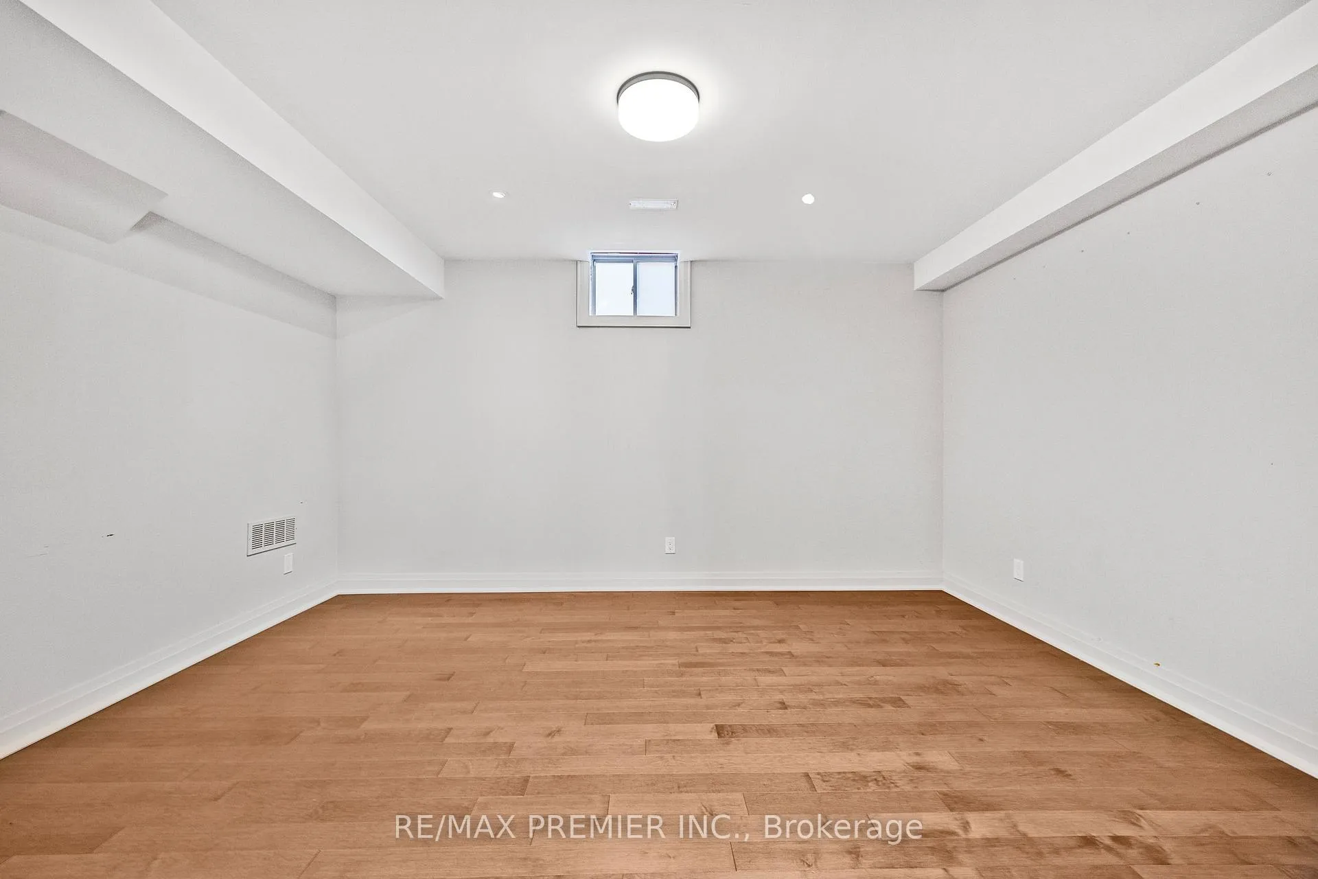 Photo 39 of 76 Orleans Circle, Vaughan, Vellore Village — HOMEH