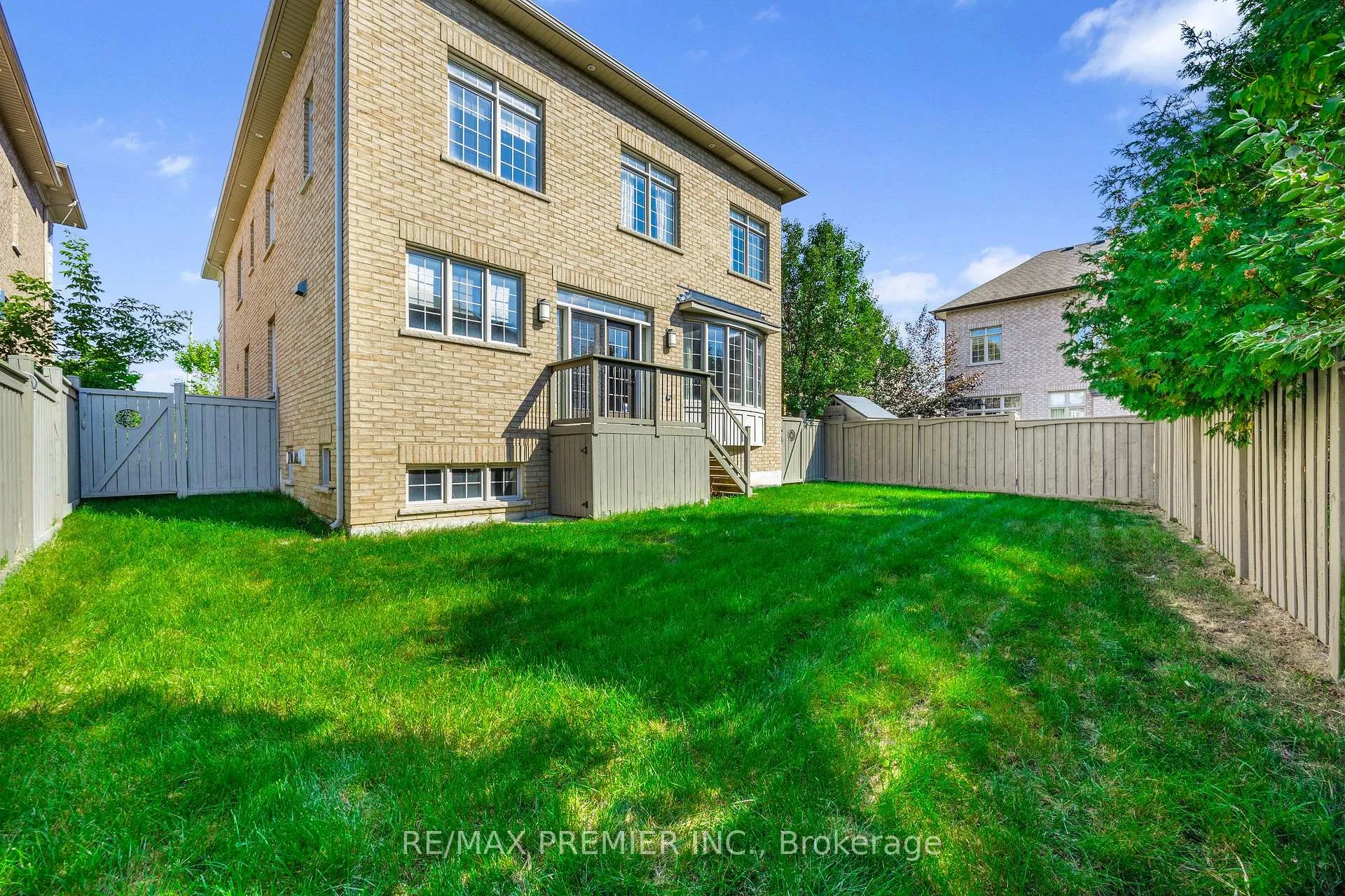 Photo 42 of 76 Orleans Circle, Vaughan, Vellore Village — HOMEH