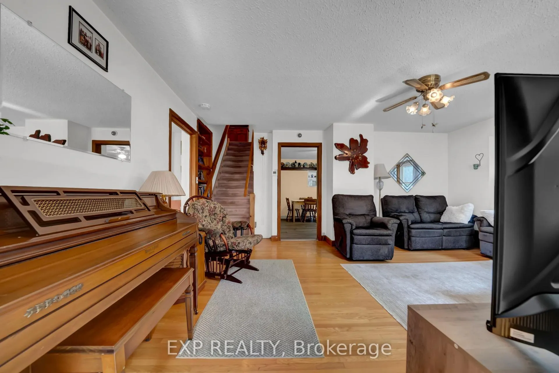 Photo 5 of 3253 Tooley Road, Clarington, Courtice — HOMEH