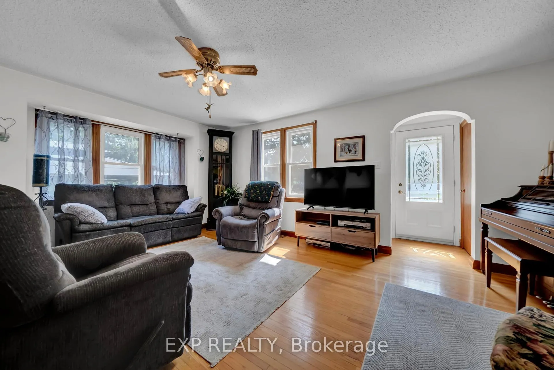 Photo 7 of 3253 Tooley Road, Clarington, Courtice — HOMEH