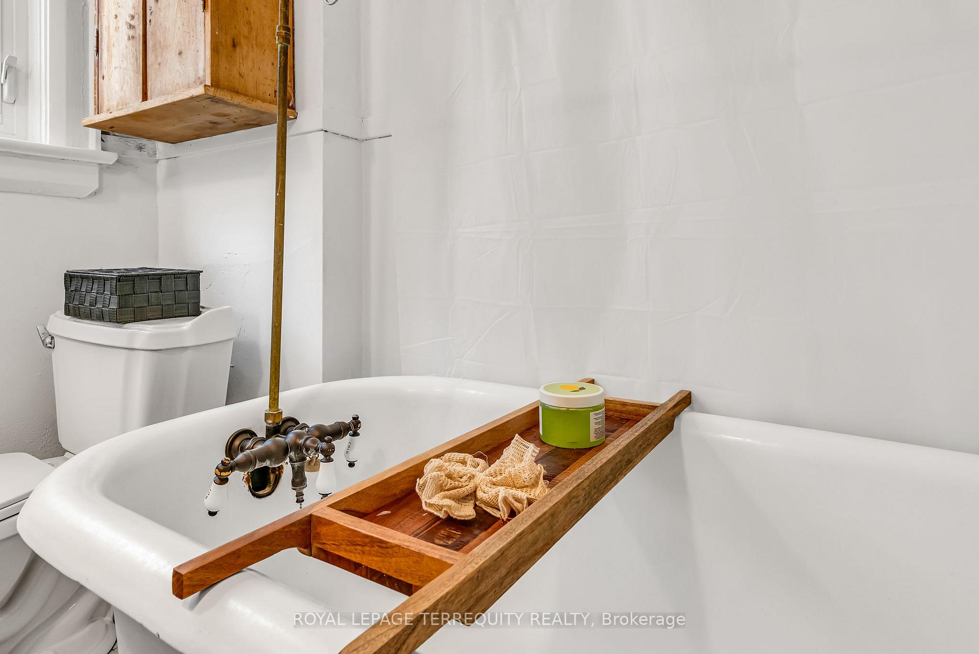 Photo 15 of 115 Humewood Drive, Toronto, Humewood-Cedarvale — HOMEH