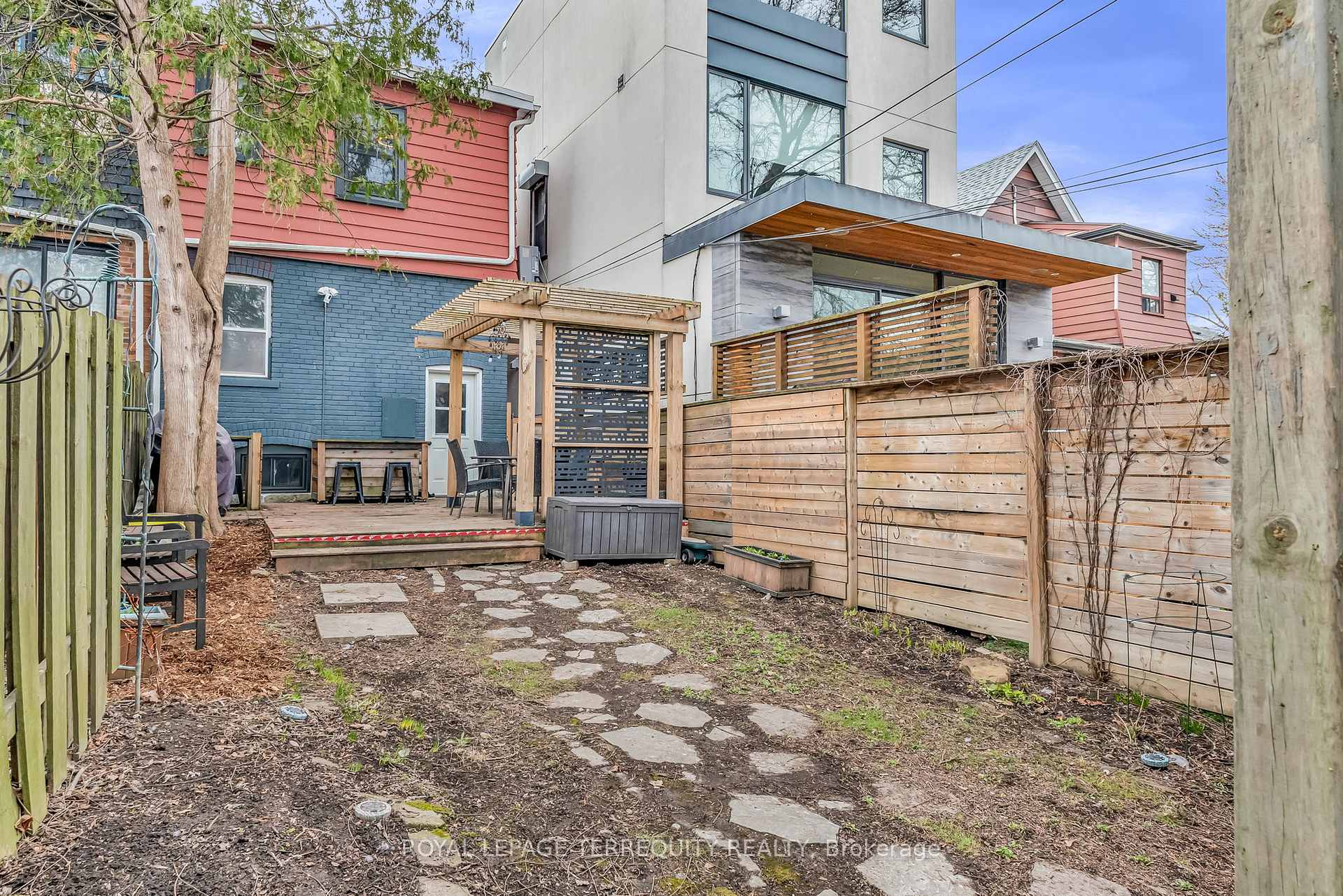 Photo 24 of 115 Humewood Drive, Toronto, Humewood-Cedarvale — HOMEH