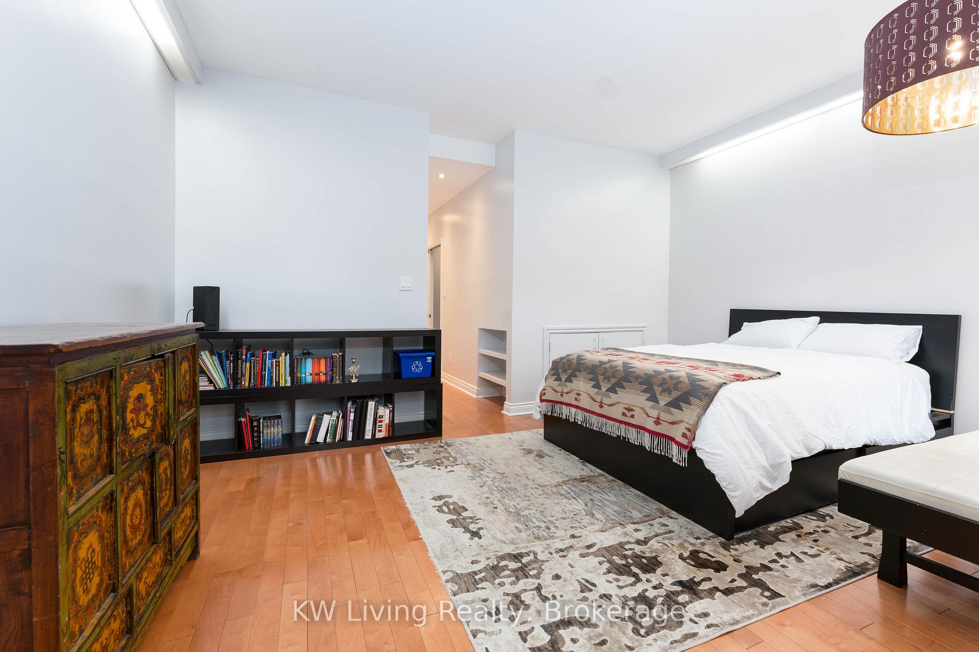 Photo 14 of 114 Seaton Street, Toronto, Moss Park — HOMEH