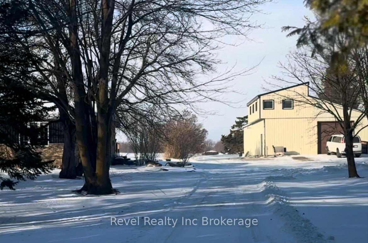 Photo 2 of 3264 Gladstone Drive, Thames Centre, Rural Thames Centre — HOMEH