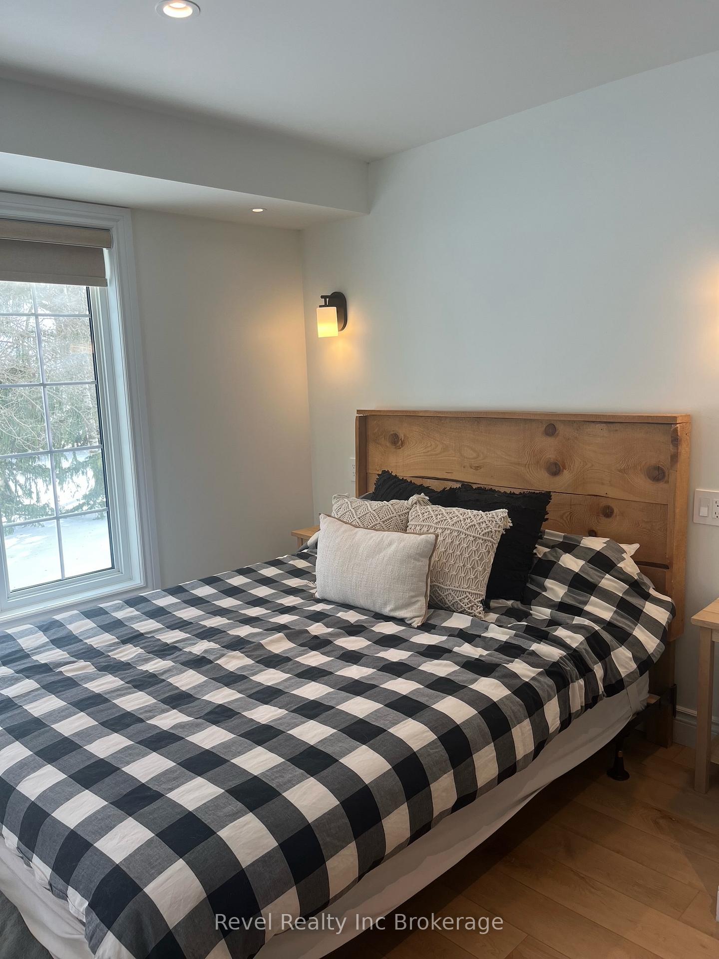 Photo 6 of 3264 Gladstone Drive, Thames Centre, Rural Thames Centre — HOMEH