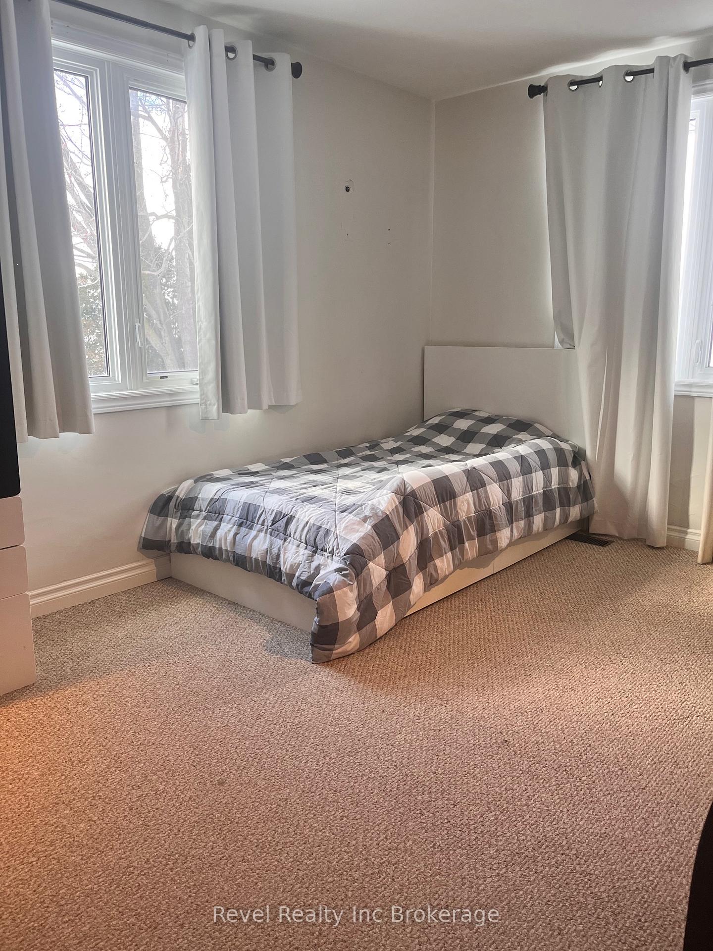 Photo 8 of 3264 Gladstone Drive, Thames Centre, Rural Thames Centre — HOMEH