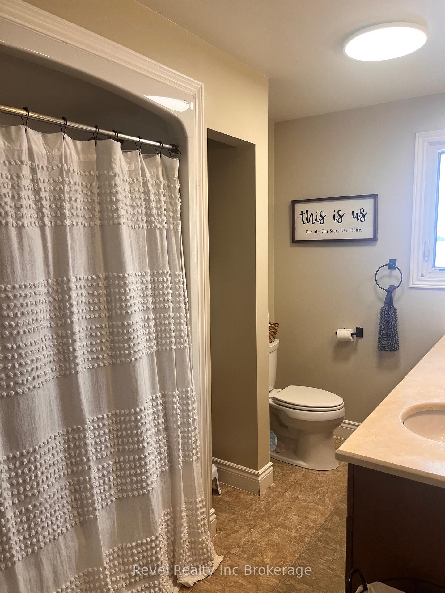 Photo 11 of 3264 Gladstone Drive, Thames Centre, Rural Thames Centre — HOMEH
