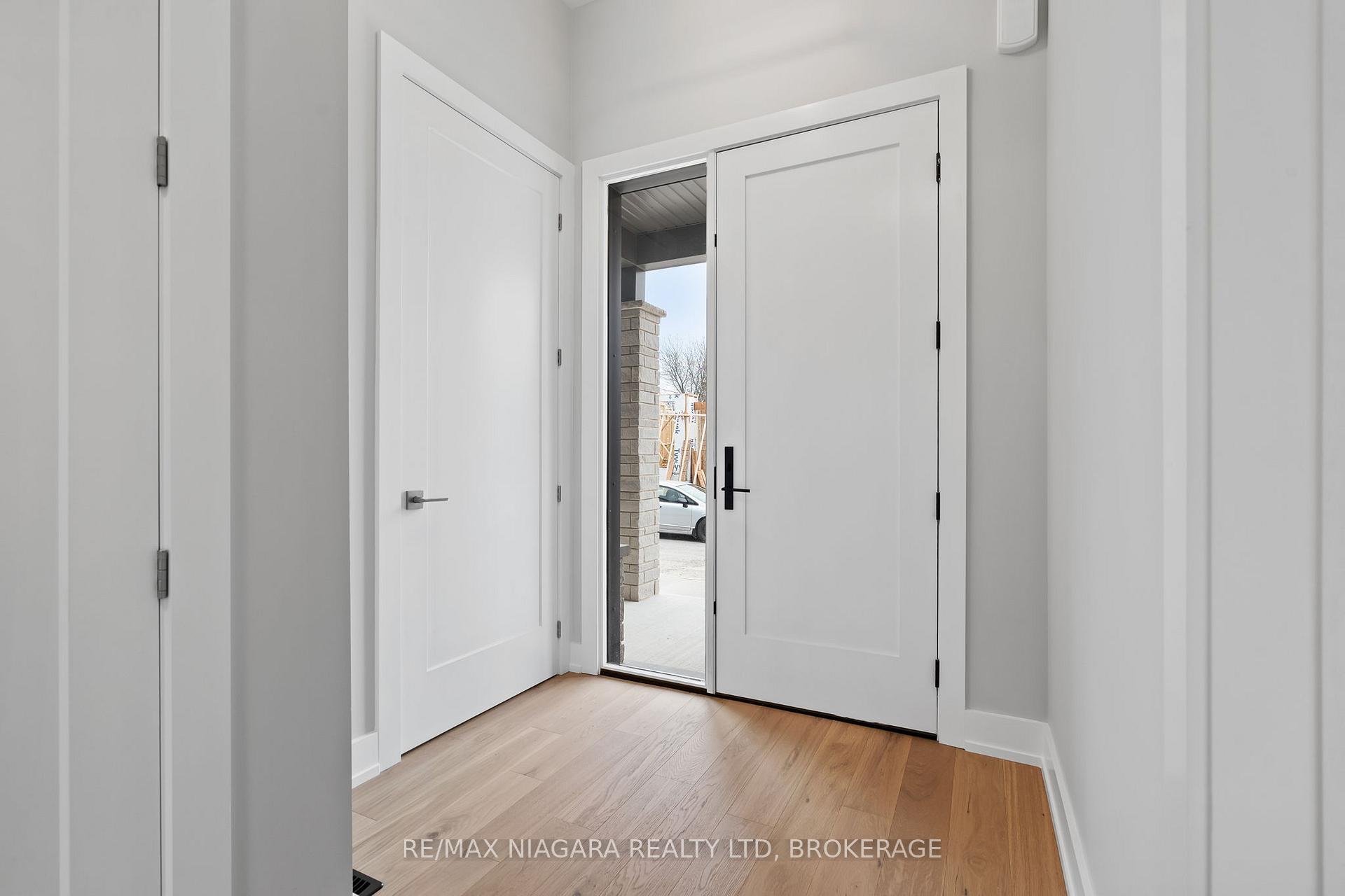 Photo 8 of Unit 1, 41 Ivy Crescent, Thorold, Confederation Heights — HOMEH