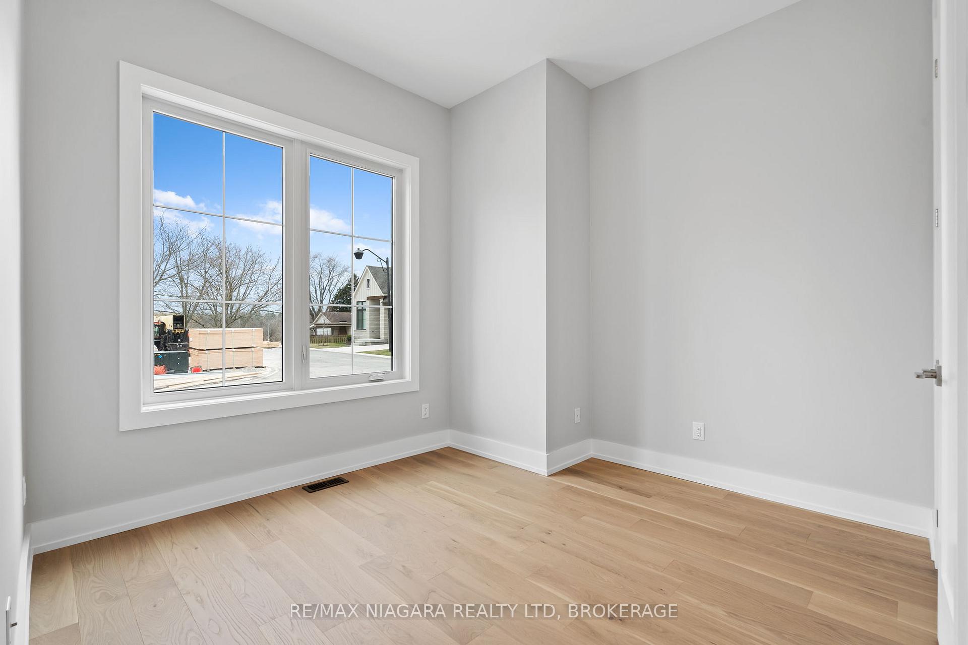 Photo 9 of Unit 1, 41 Ivy Crescent, Thorold, Confederation Heights — HOMEH