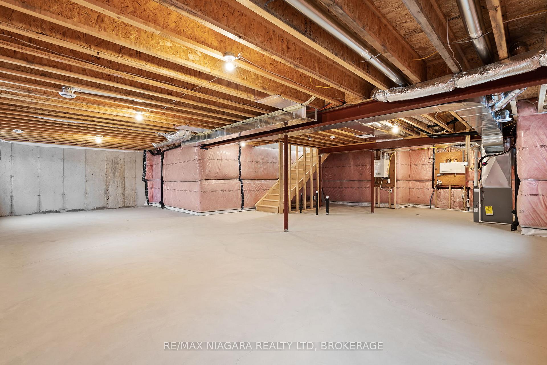 Photo 26 of Unit 1, 41 Ivy Crescent, Thorold, Confederation Heights — HOMEH
