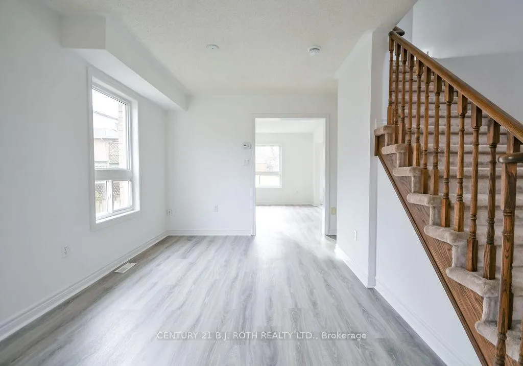 Photo 6 of 5 Peter Street, Barrie, Ardagh — HOMEH