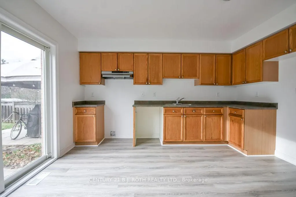 Photo 11 of 5 Peter Street, Barrie, Ardagh — HOMEH