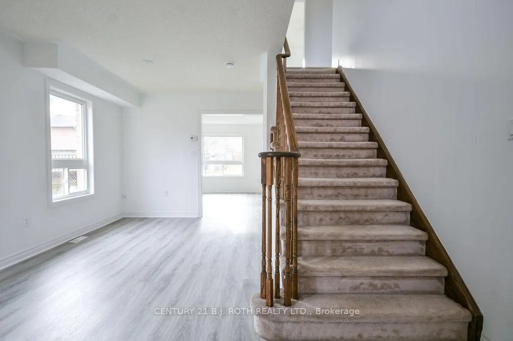 Photo 36 of 5 Peter Street, Barrie, Ardagh — HOMEH