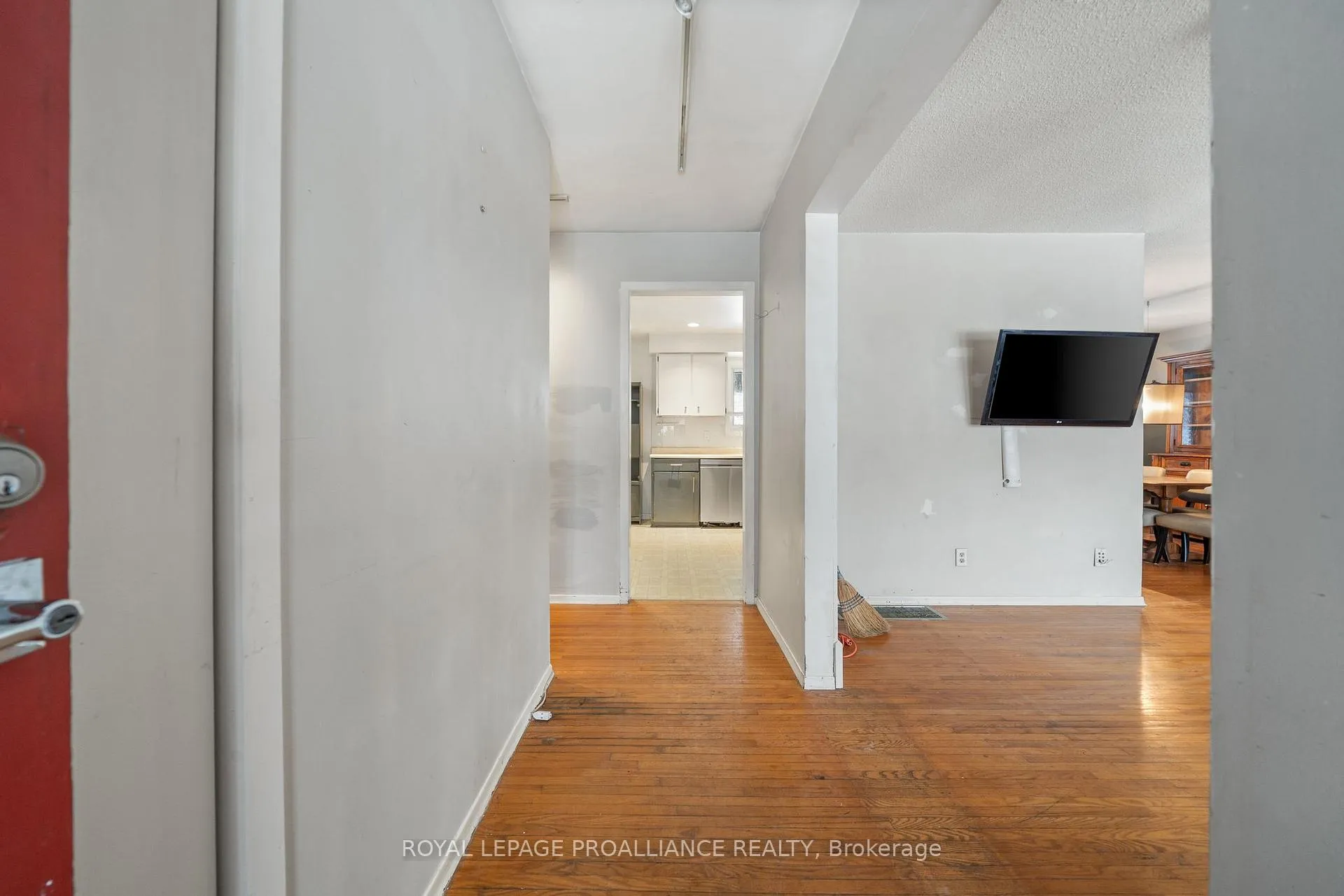 Photo 8 of 1237 Victoria Road, Prince Edward County, Ameliasburg Ward — HOMEH