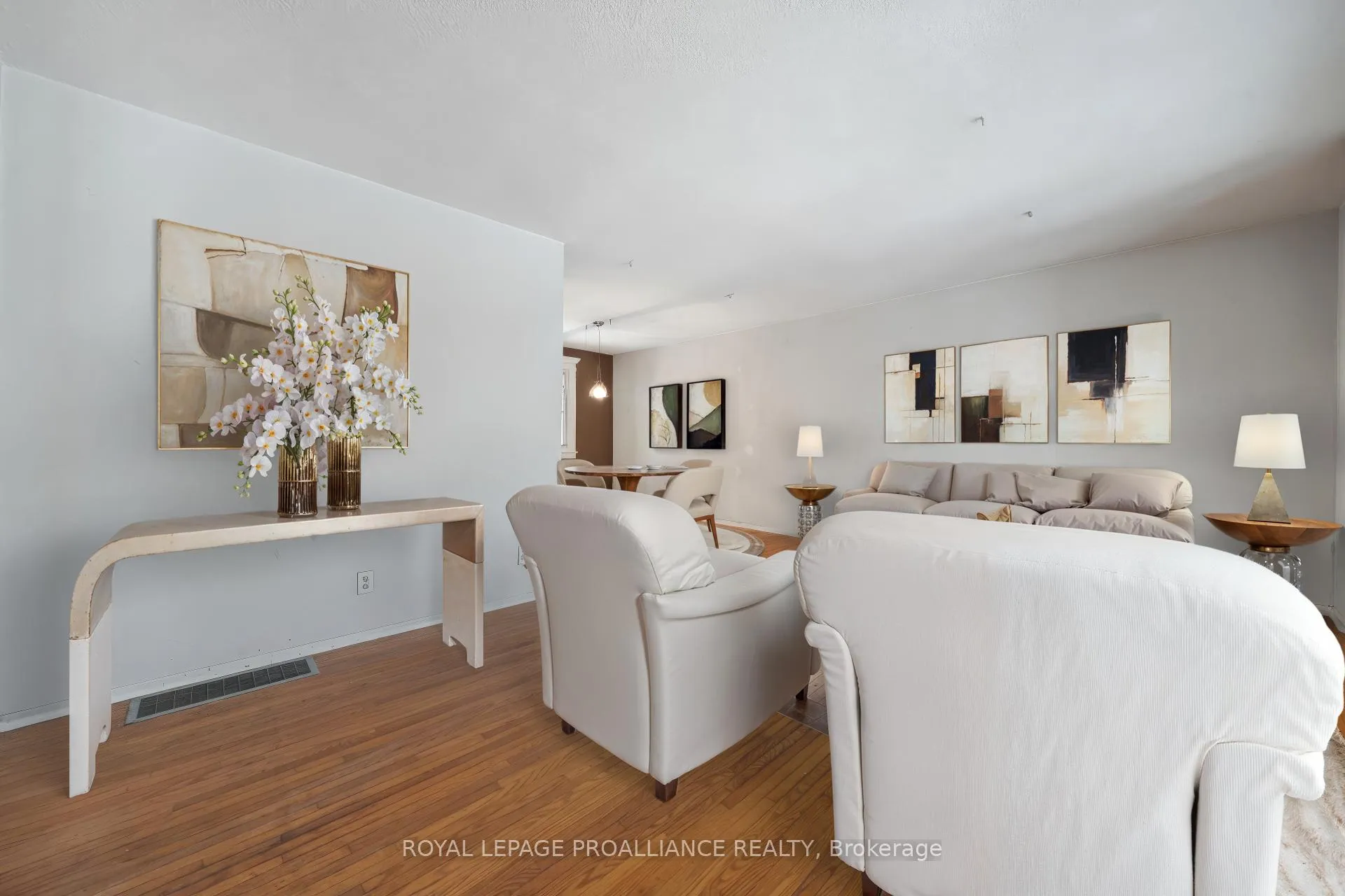 Photo 11 of 1237 Victoria Road, Prince Edward County, Ameliasburg Ward — HOMEH