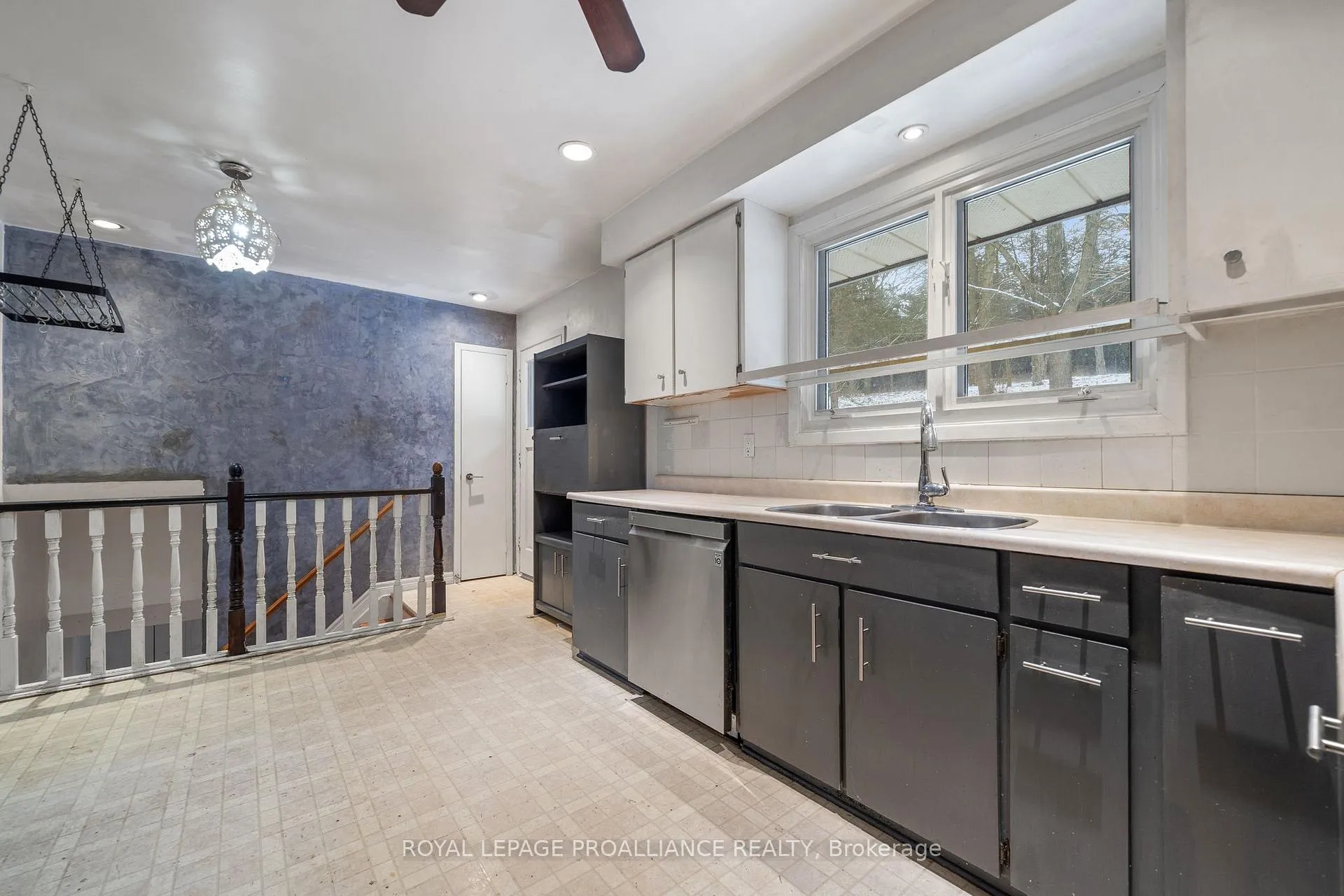 Photo 16 of 1237 Victoria Road, Prince Edward County, Ameliasburg Ward — HOMEH