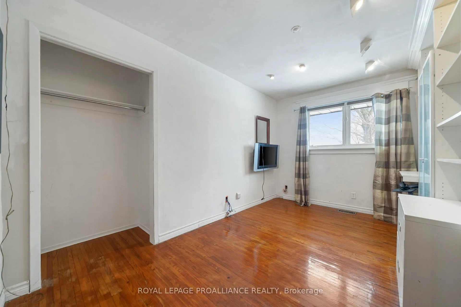 Photo 25 of 1237 Victoria Road, Prince Edward County, Ameliasburg Ward — HOMEH