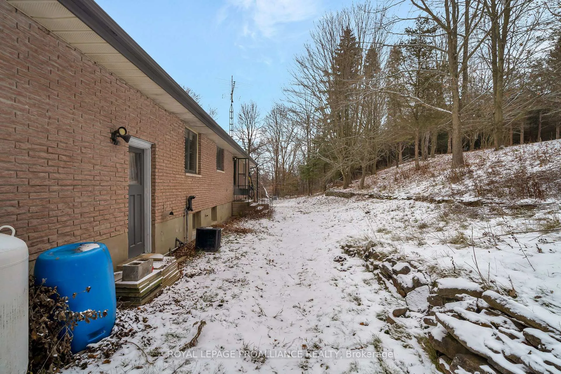 Photo 33 of 1237 Victoria Road, Prince Edward County, Ameliasburg Ward — HOMEH
