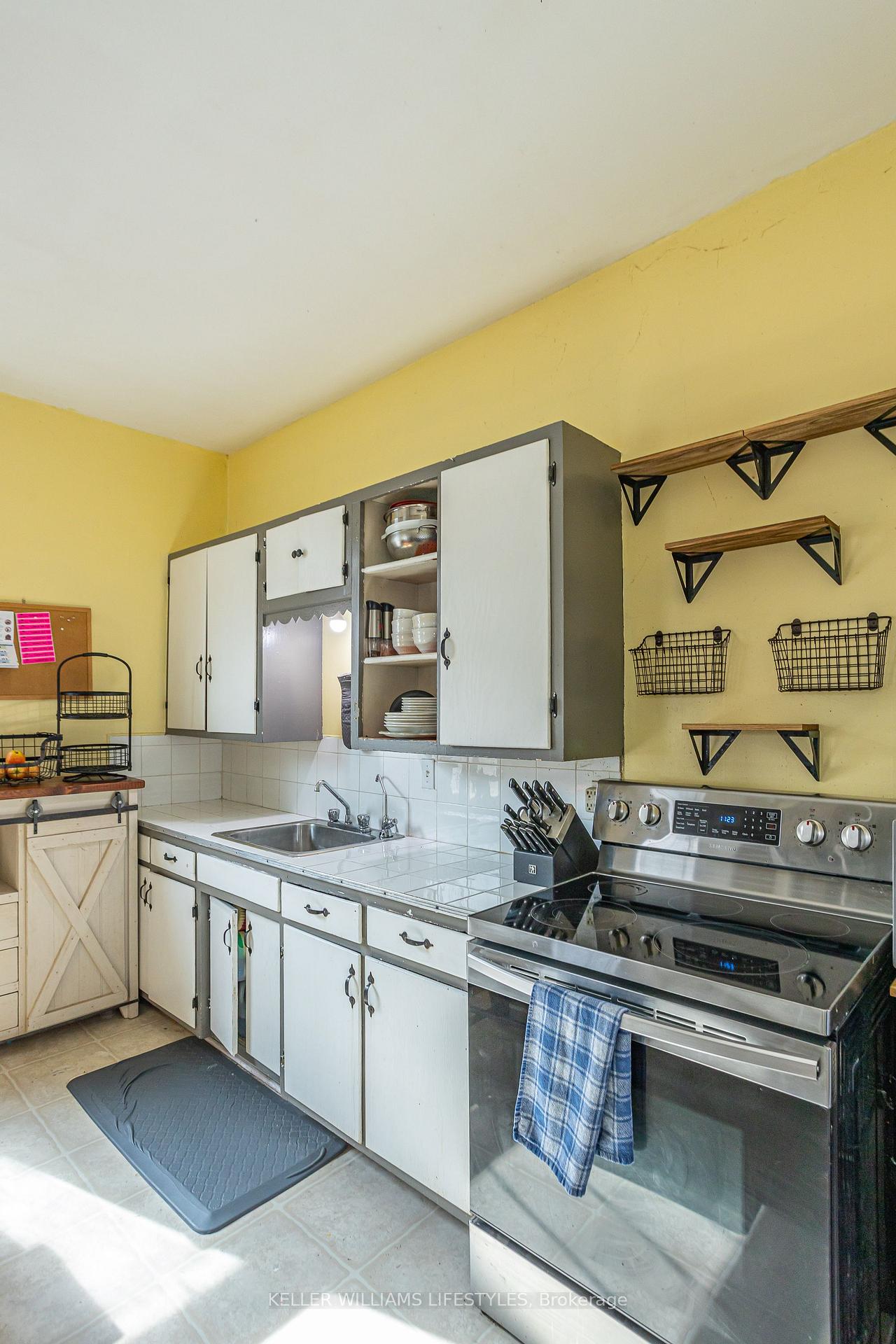 Photo 11 of 112 Harrison Street, Thames Centre, Thorndale — HOMEH