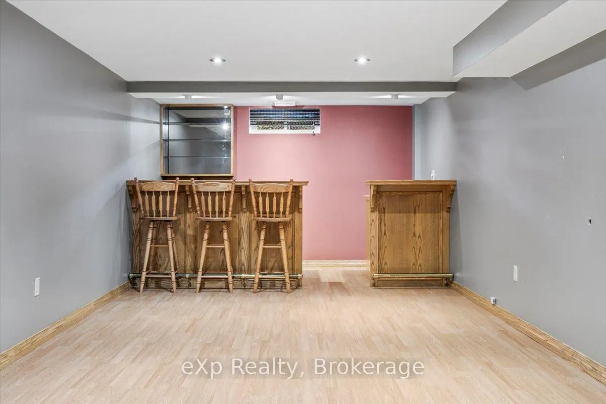 Photo 20 of 158 6th Avenue, Hanover — HOMEH