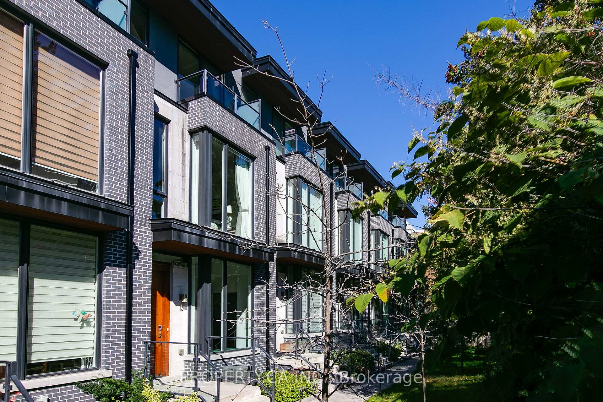 Photo 1 of Unit 13, 837 Broadview Avenue, Toronto, Playter Estates-Danforth — HOMEH