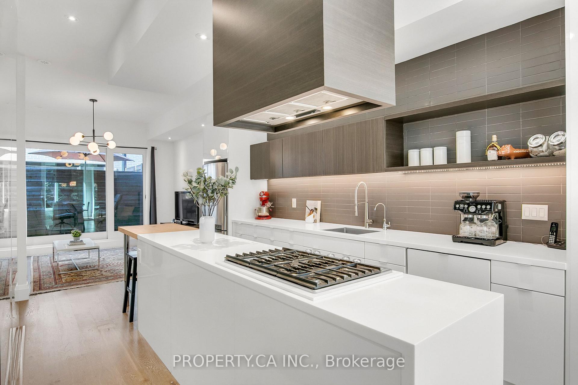 Photo 8 of Unit 13, 837 Broadview Avenue, Toronto, Playter Estates-Danforth — HOMEH