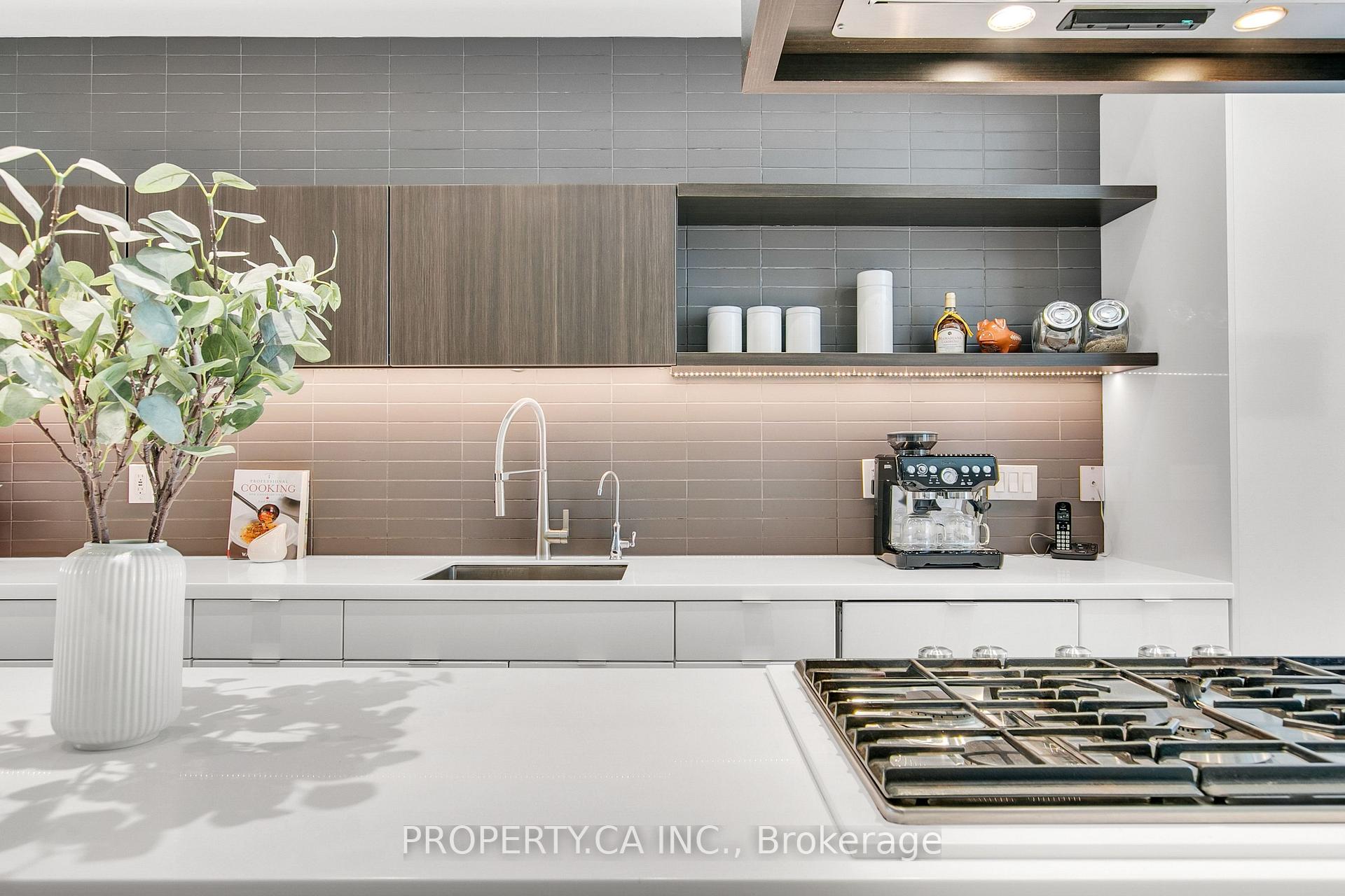 Photo 10 of Unit 13, 837 Broadview Avenue, Toronto, Playter Estates-Danforth — HOMEH
