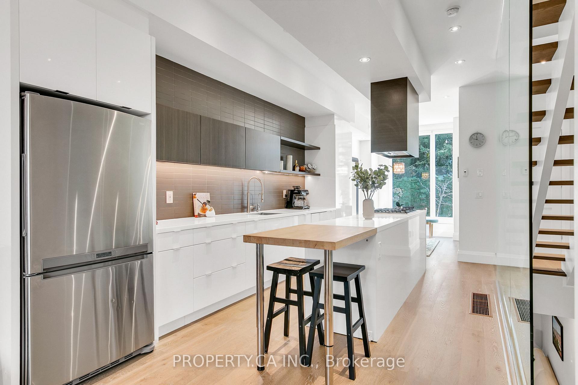 Photo 11 of Unit 13, 837 Broadview Avenue, Toronto, Playter Estates-Danforth — HOMEH