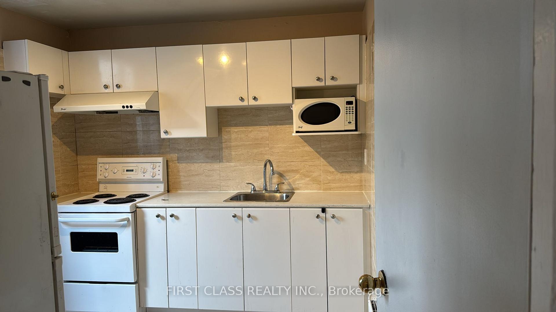 Photo 5 of Unit 3rd, 572 Danforth Ave, Toronto, Danforth — HOMEH