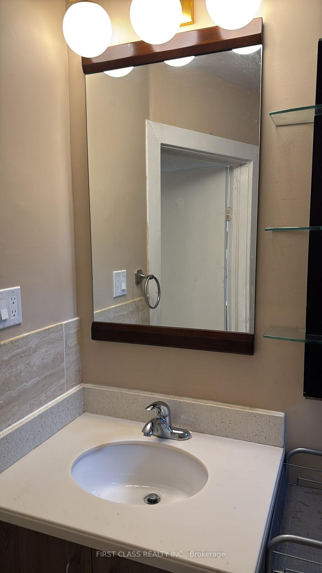 Photo 10 of Unit 3rd, 572 Danforth Ave, Toronto, Danforth — HOMEH