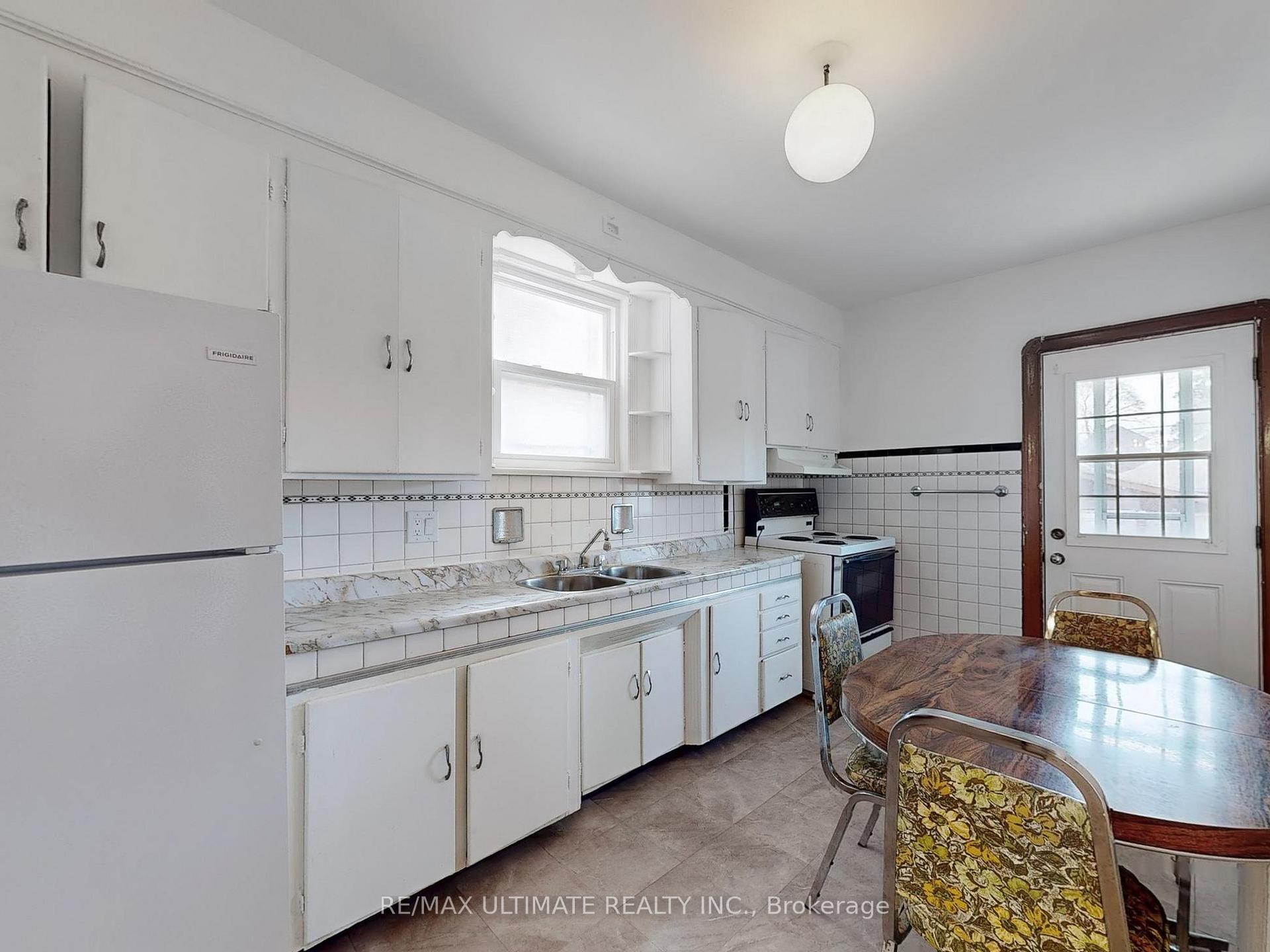 Photo 11 of 1809 Dufferin Street, Toronto, Oakwood Village — HOMEH