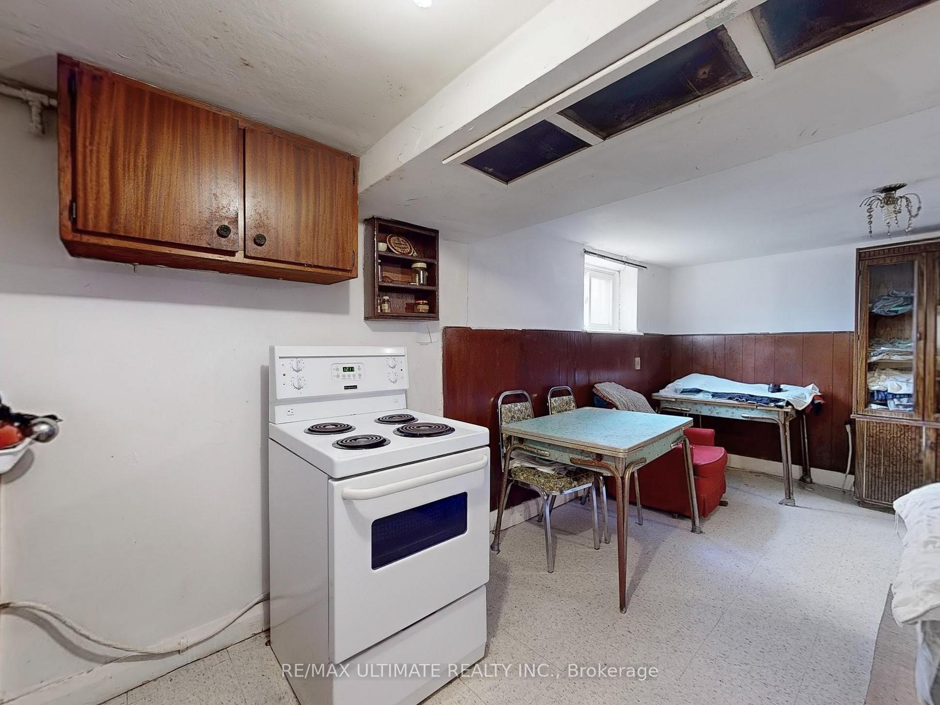 Photo 33 of 1809 Dufferin Street, Toronto, Oakwood Village — HOMEH