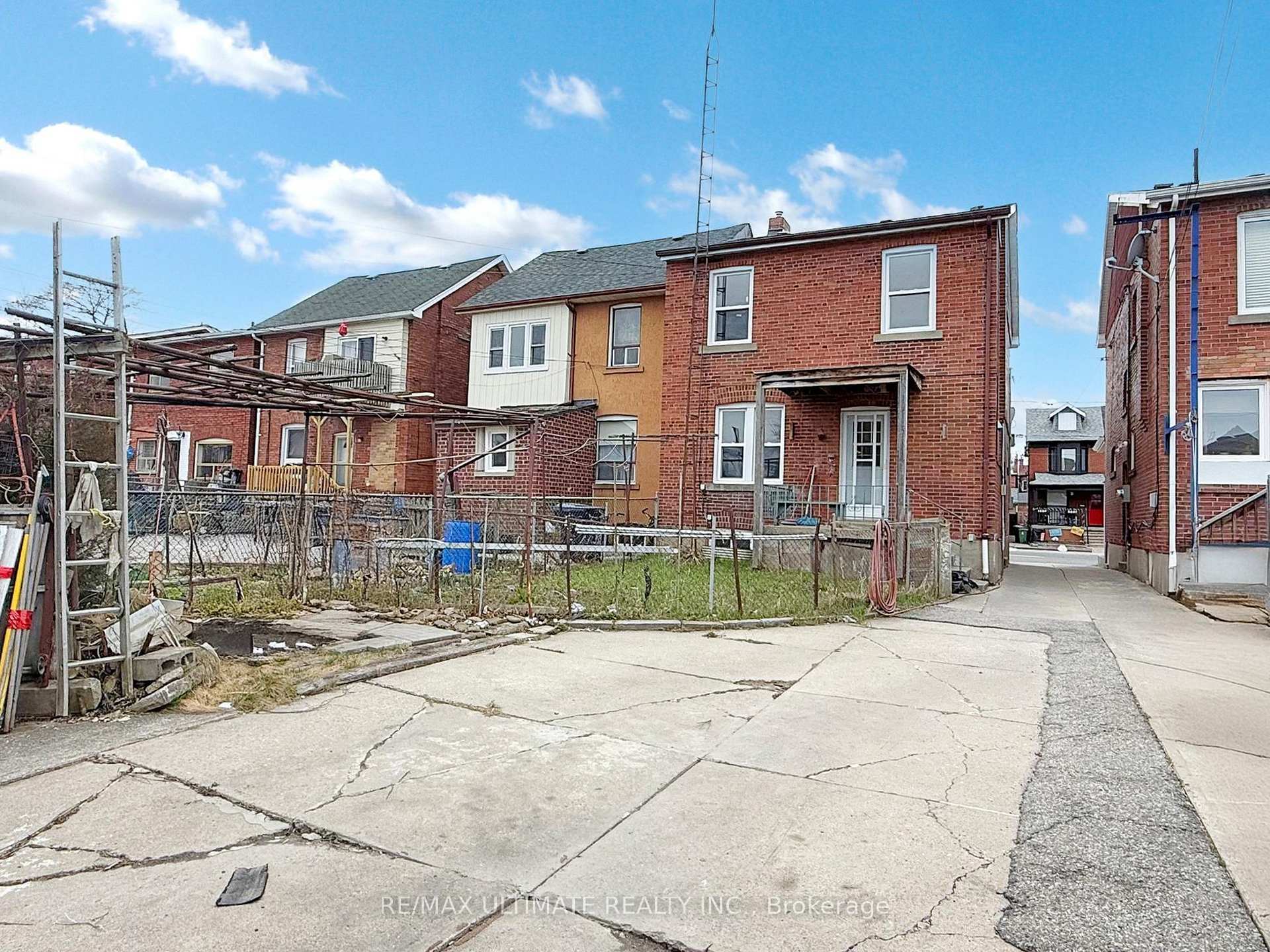 Photo 35 of 1809 Dufferin Street, Toronto, Oakwood Village — HOMEH